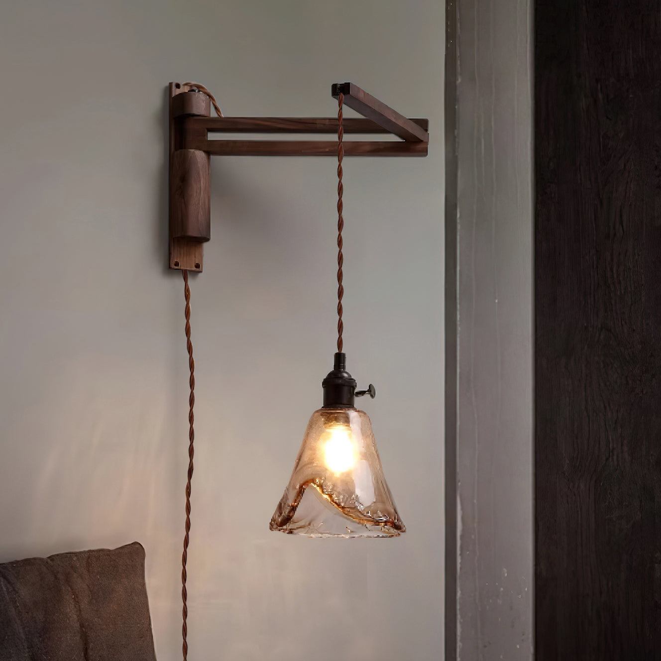 Orson Wall Lamp
