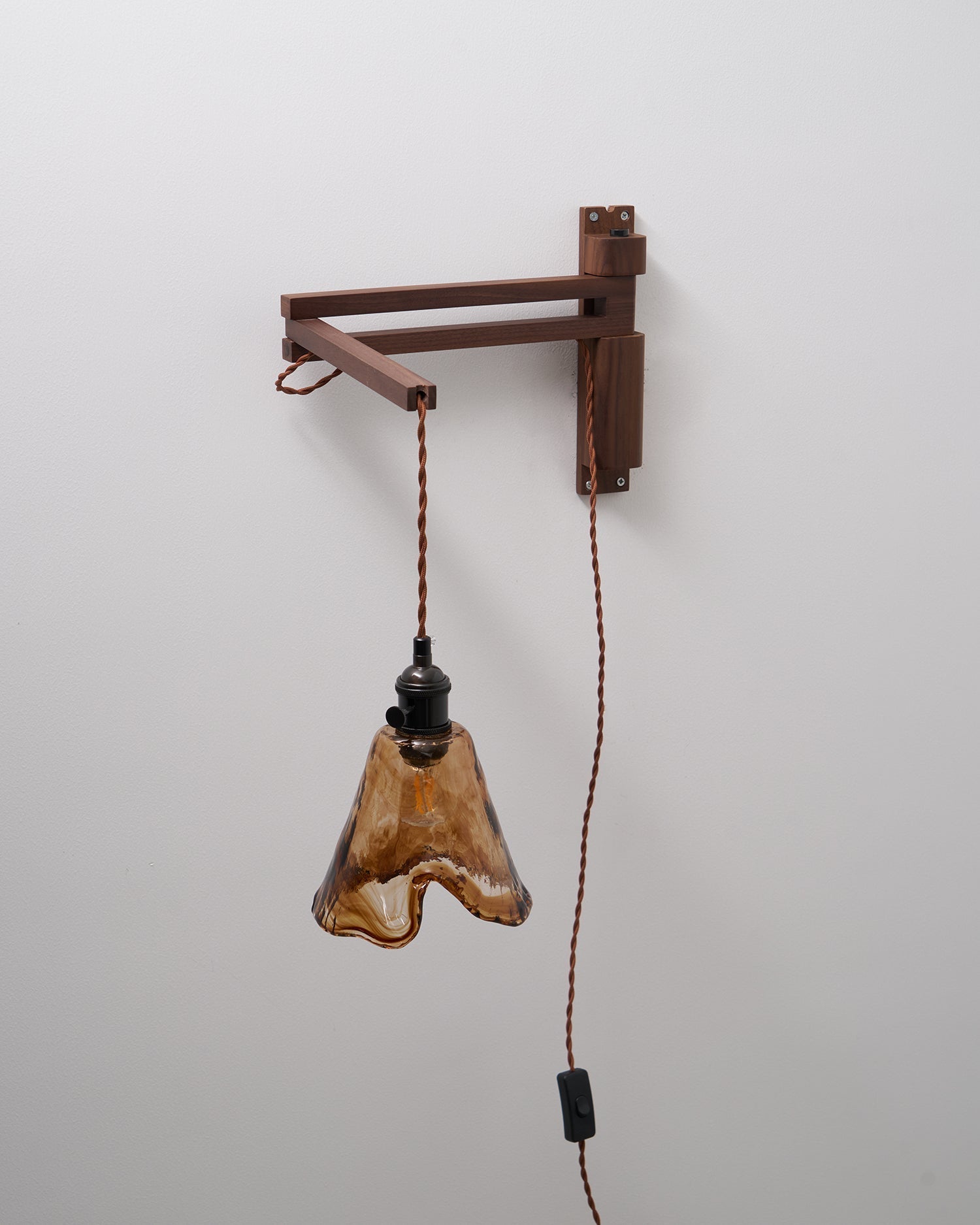 Orson Wall Lamp