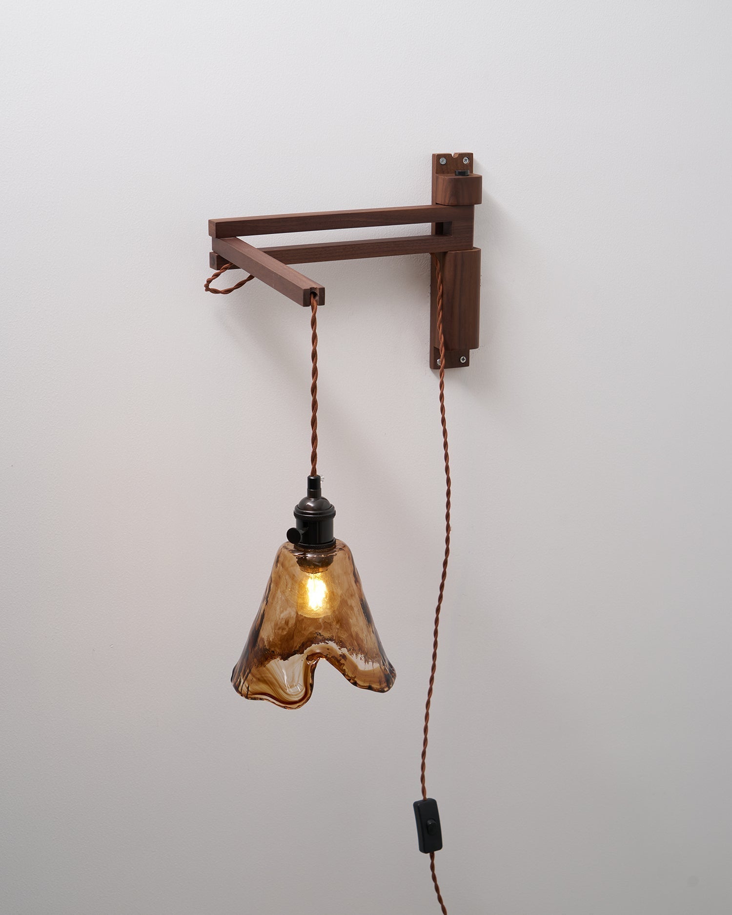 Orson Wall Lamp