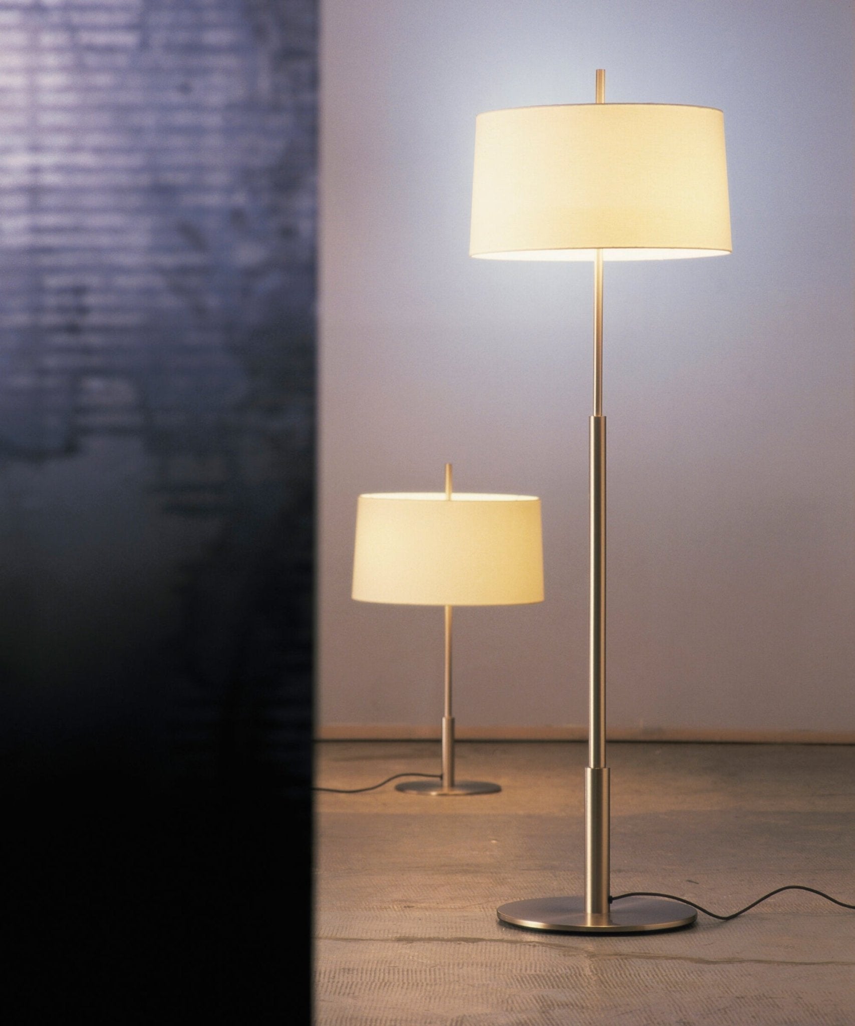 Silasn Minimalist Table Lamp-Neutral Decor