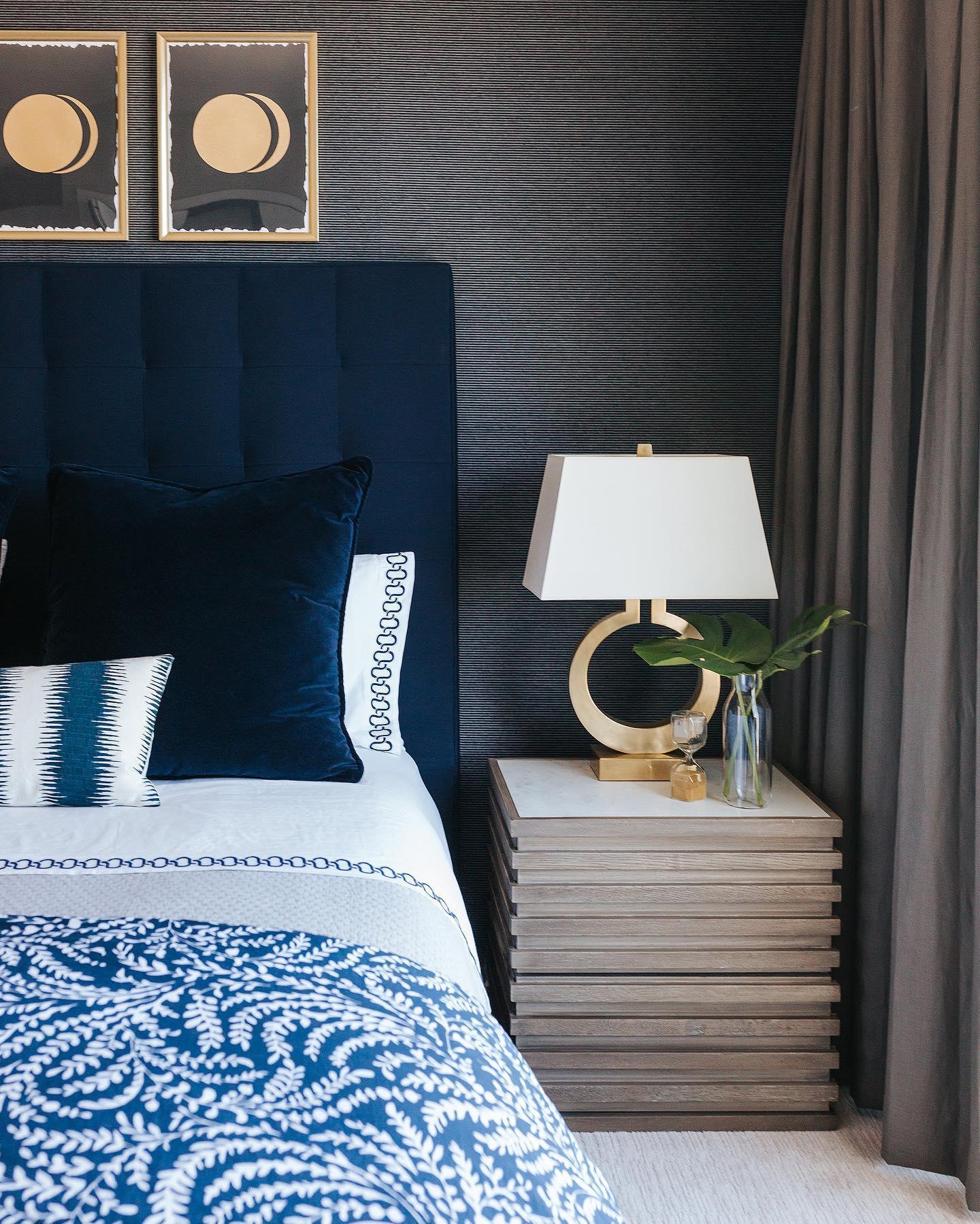 Vantor Fabric Minimalist Table Lamp-Neutral Decor