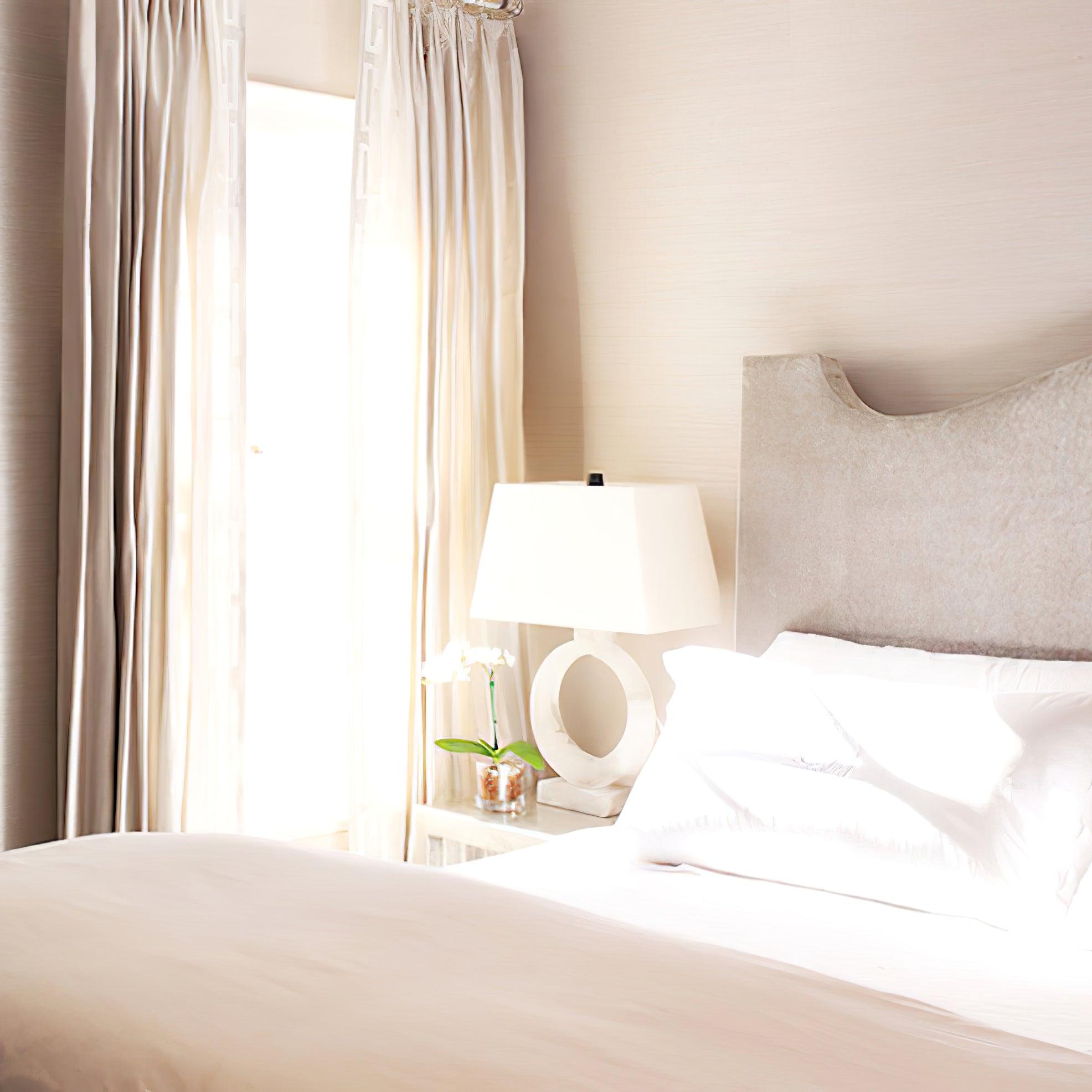 Vantor Fabric Minimalist Table Lamp-Neutral Decor