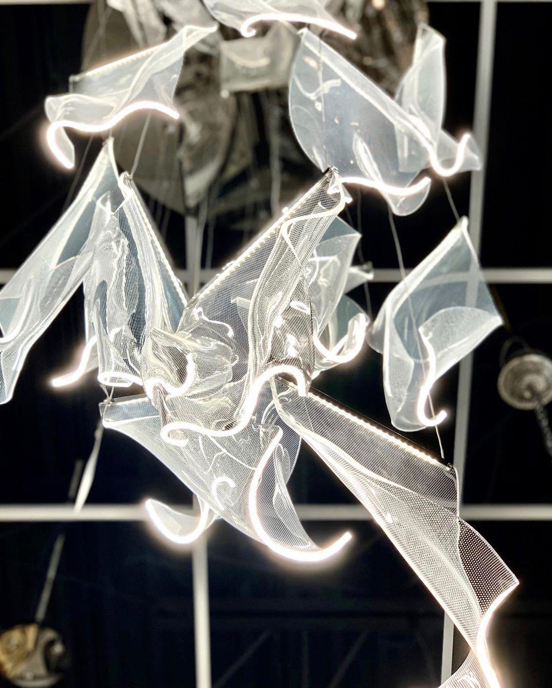 Lustra Chandelier Acrylic LED Abstract Floating-Neutral Decor