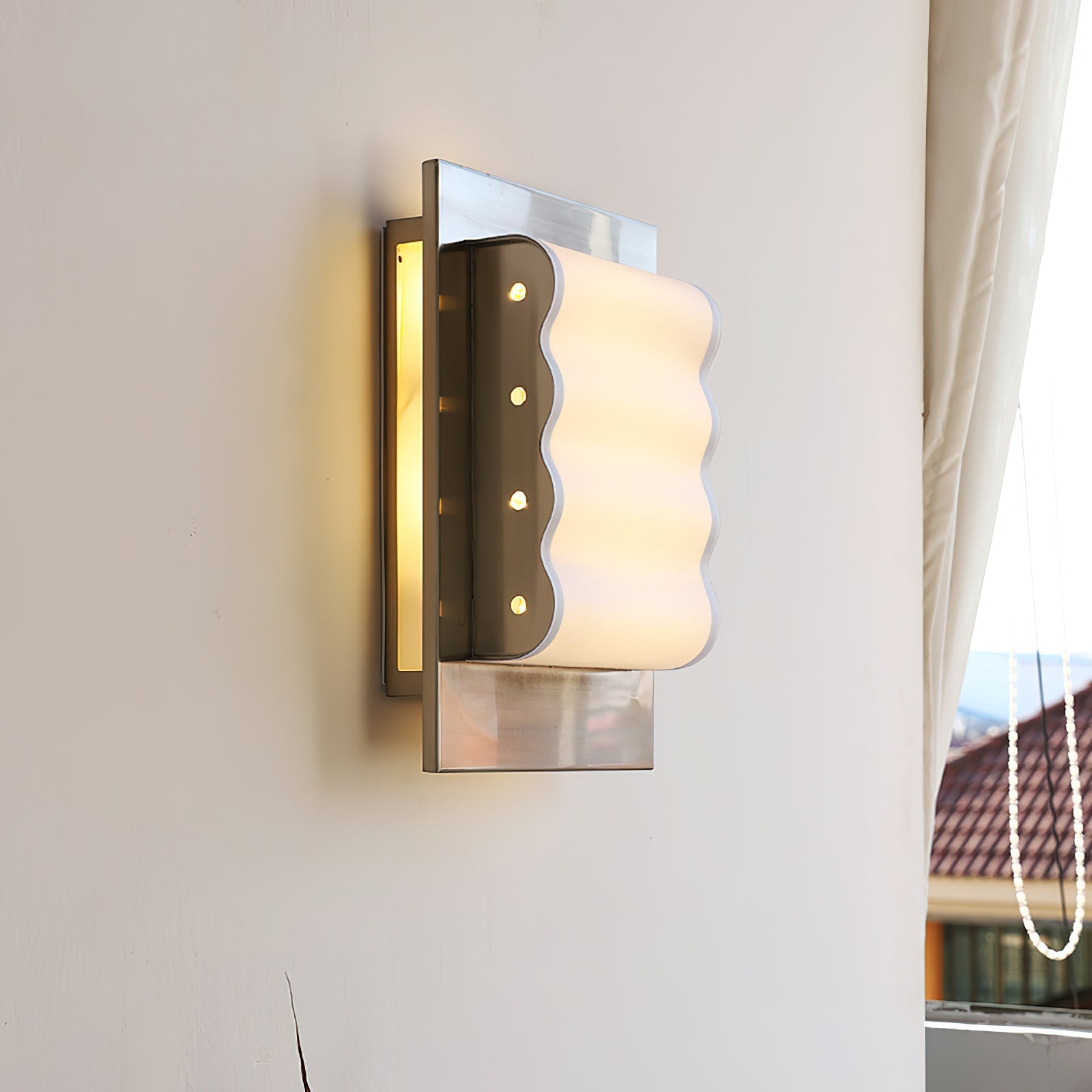 Avelin Wall Lamp