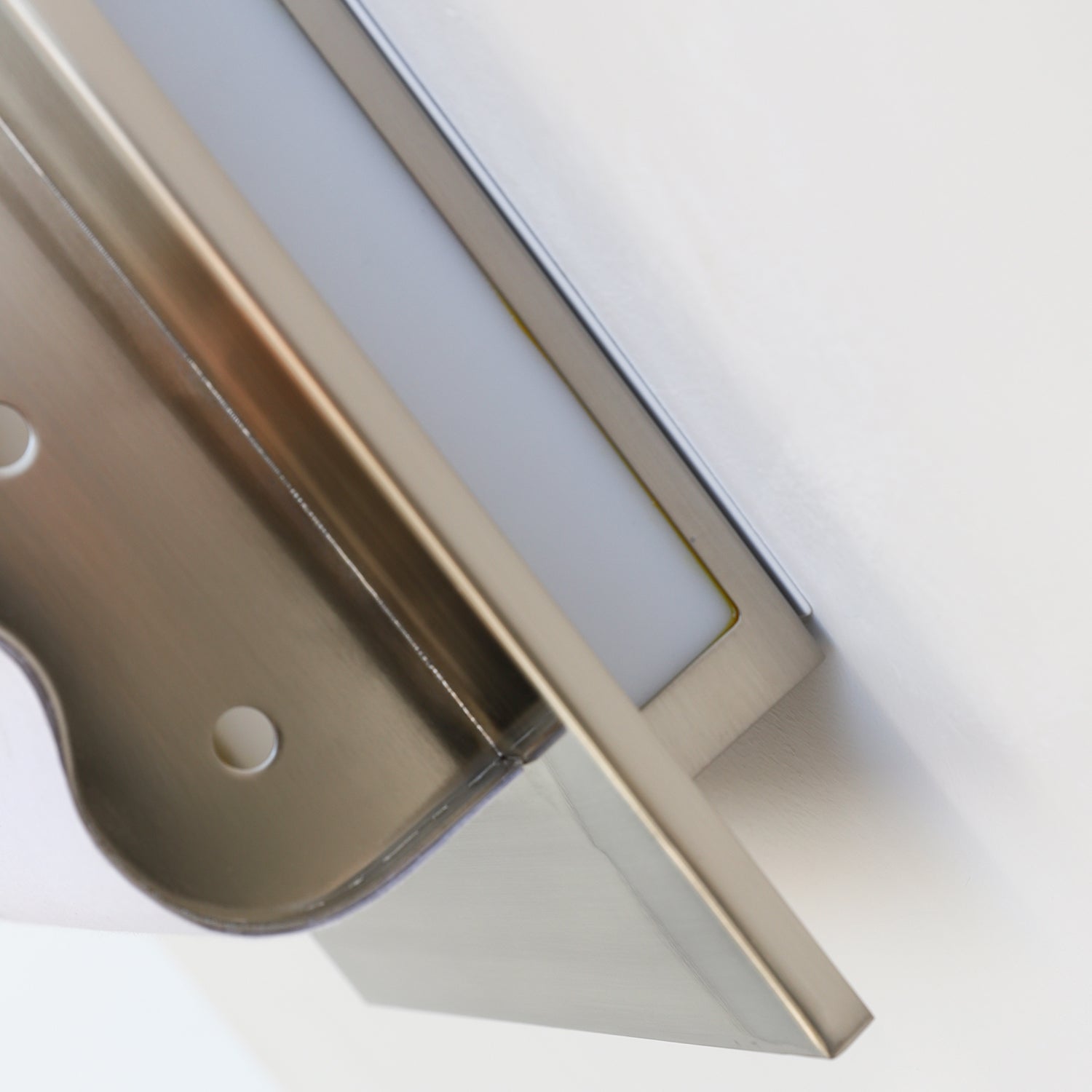 Avelin Wall Lamp