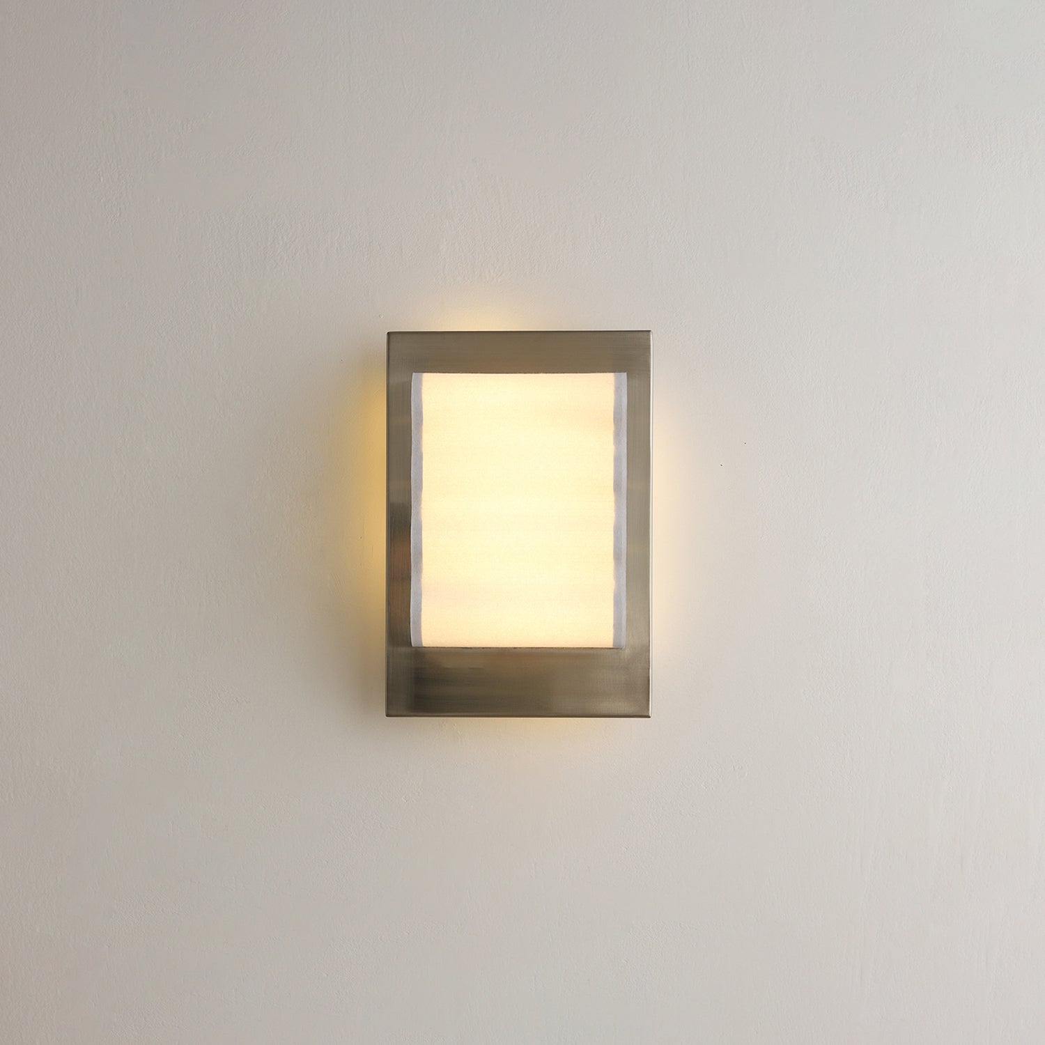 Avelin Wall Lamp