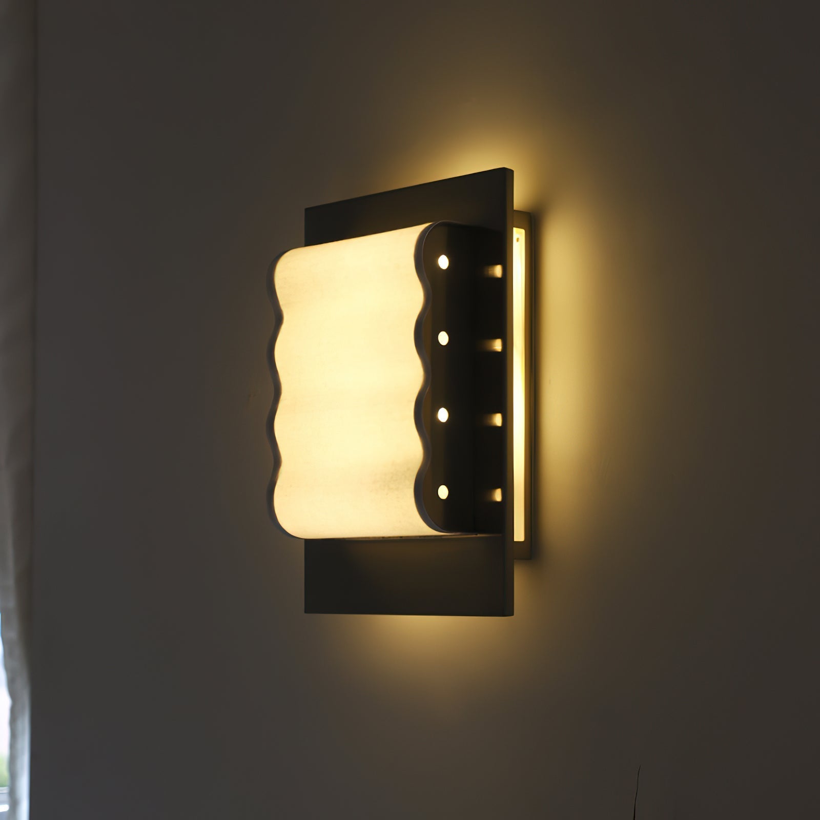 Avelin Wall Lamp