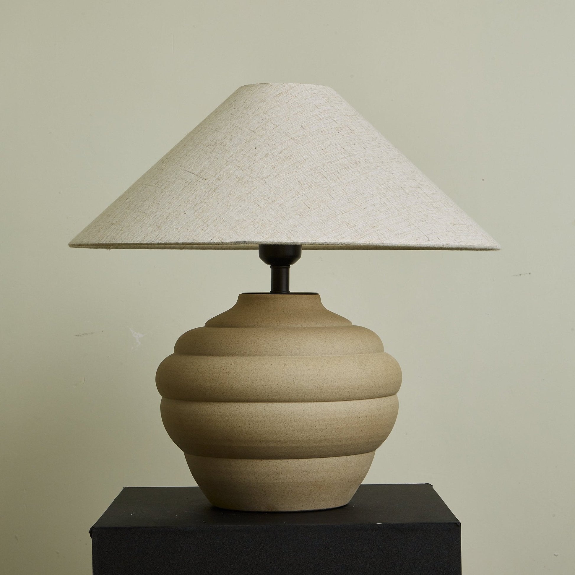 Sereno Ripple Clay Table Lamp-Neutral Decor