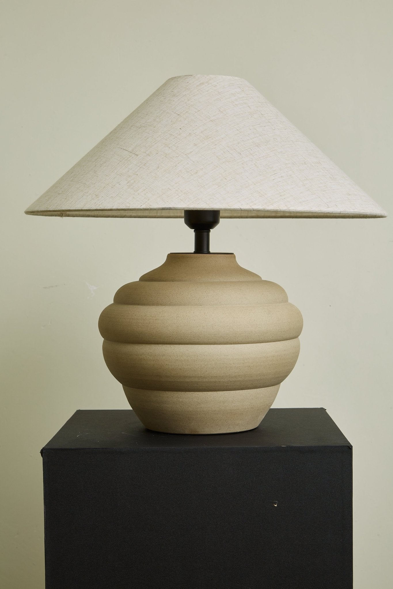 Sereno Ripple Clay Table Lamp-Neutral Decor