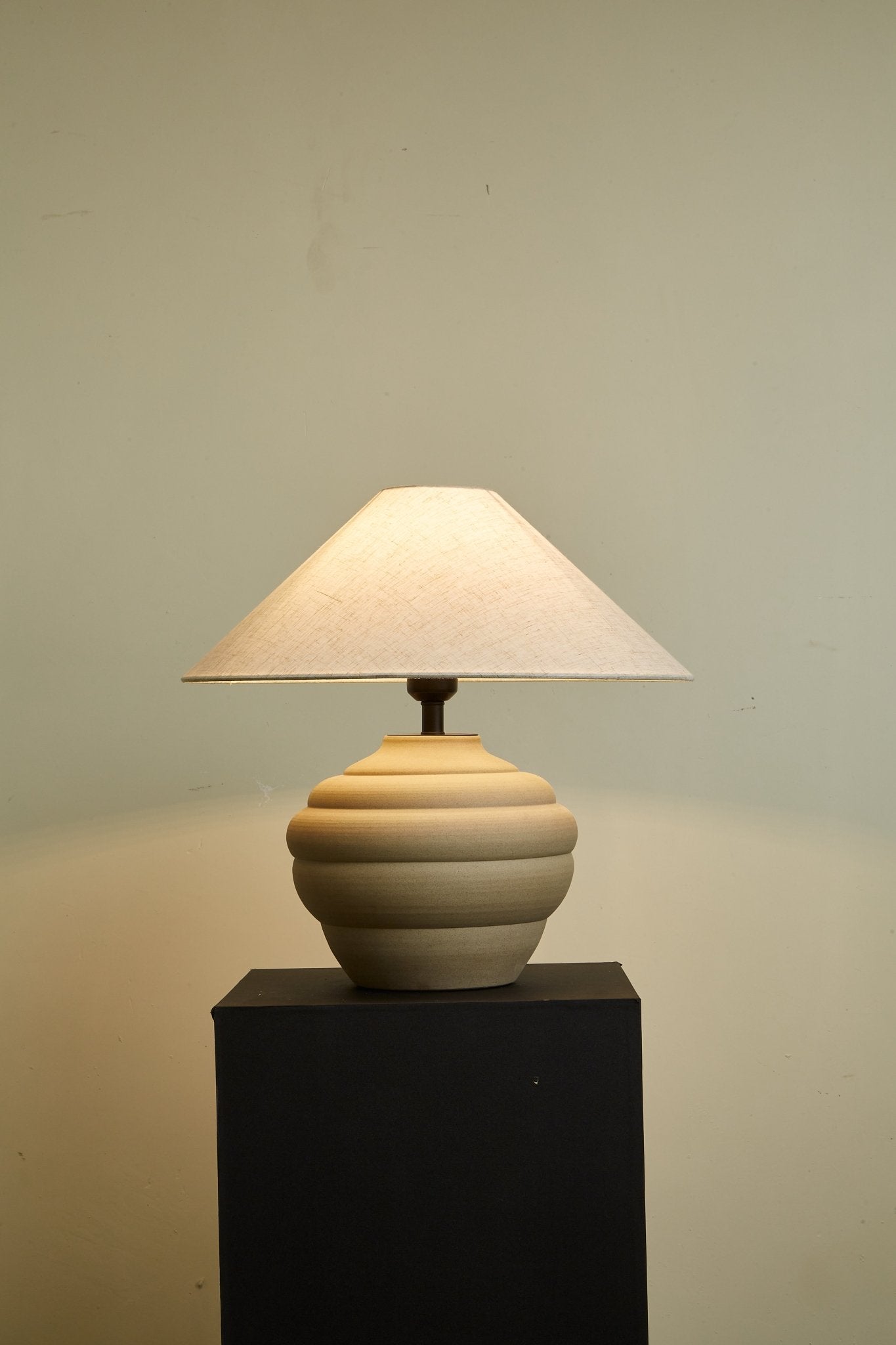 Sereno Ripple Clay Table Lamp-Neutral Decor