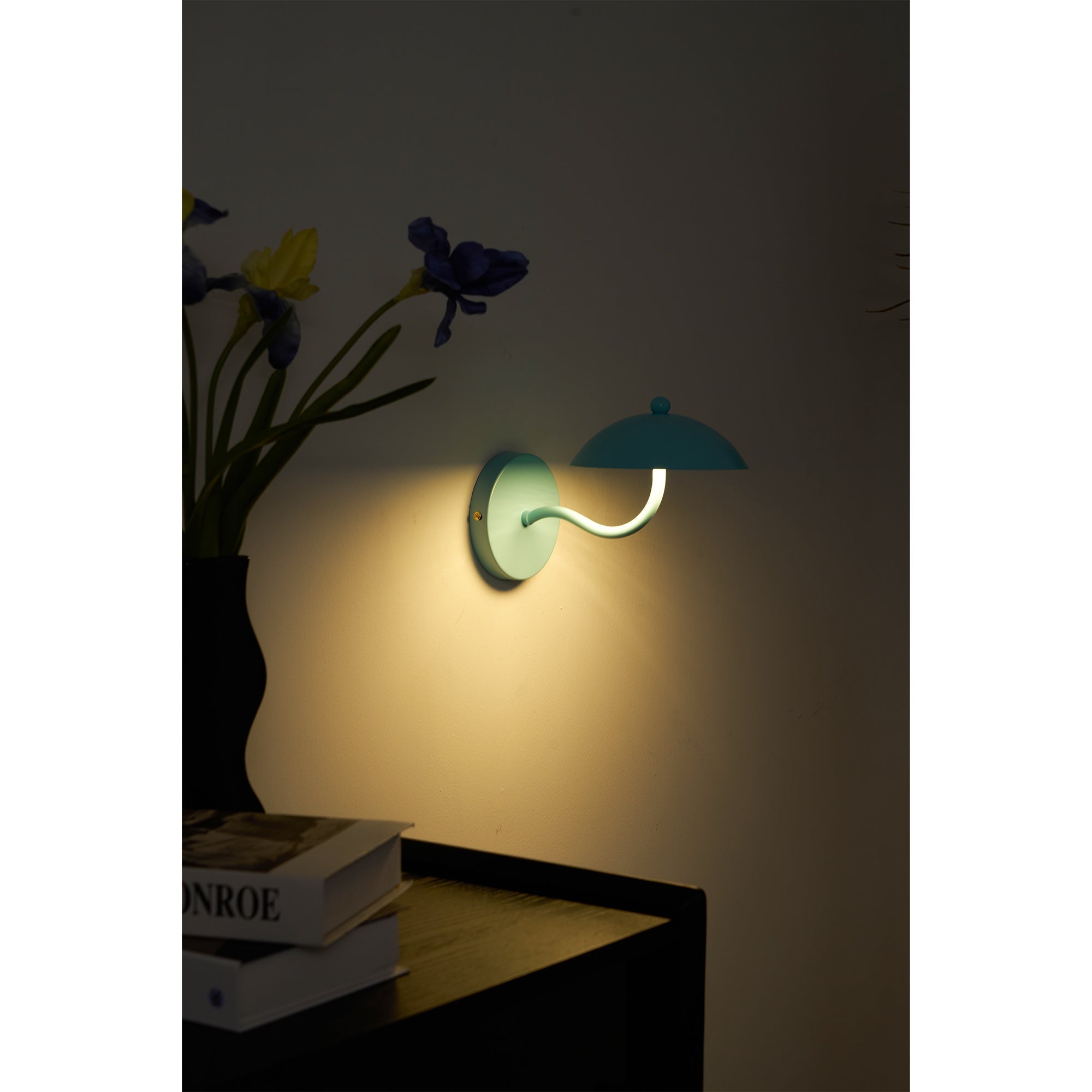 Errina Wall Lamp