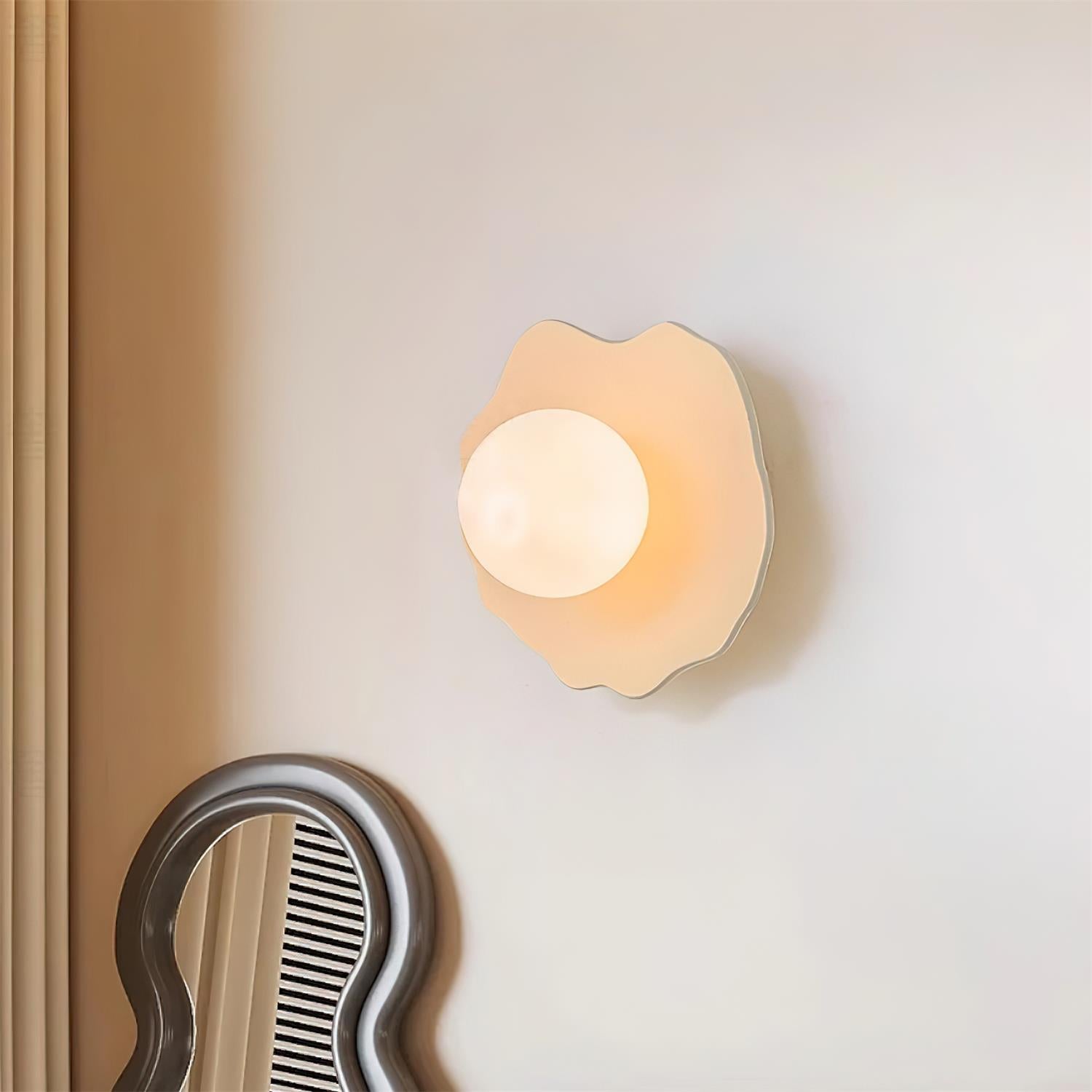 Jojo Wall Lamp playful