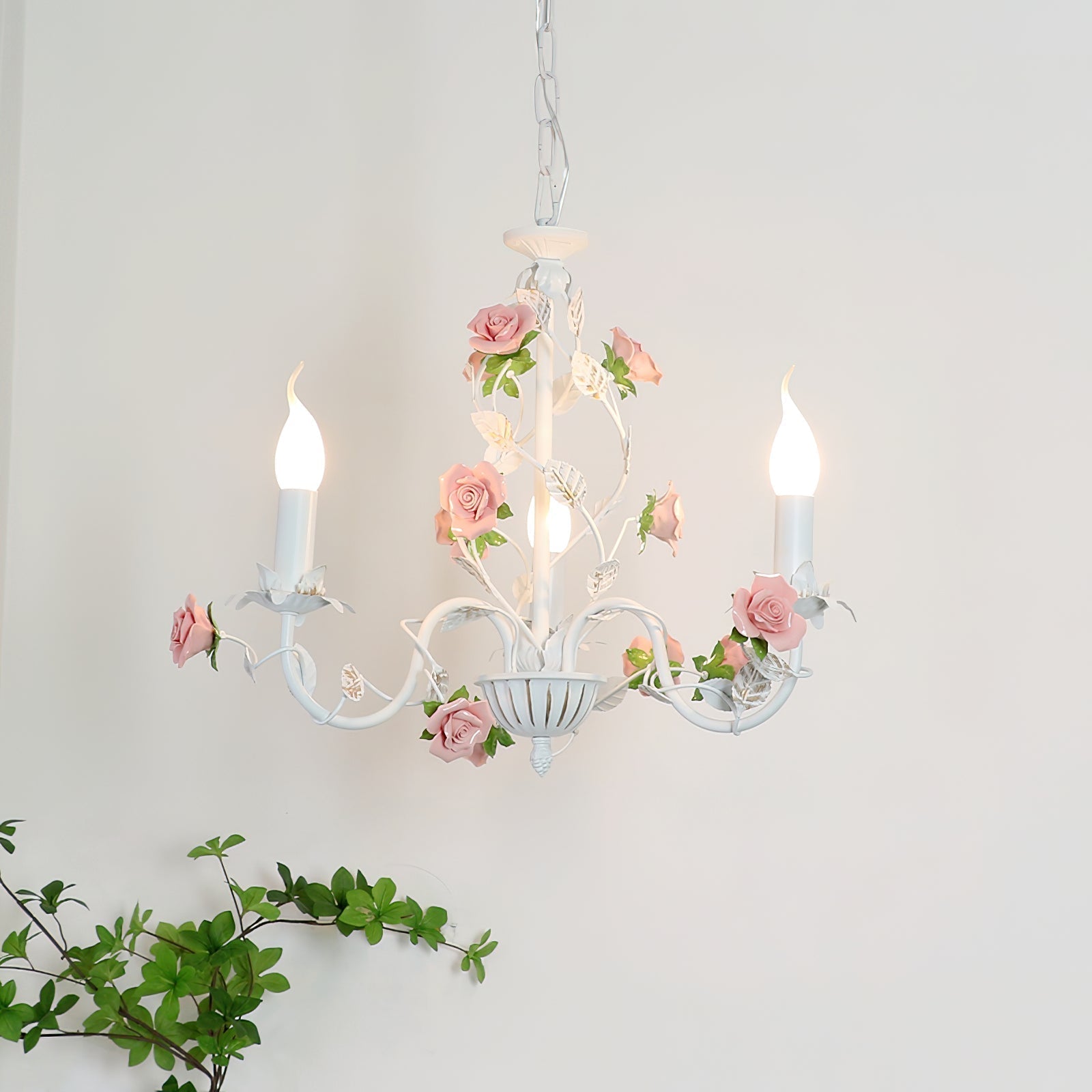 Lysa Vintage White Chandelier-Neutral Decor