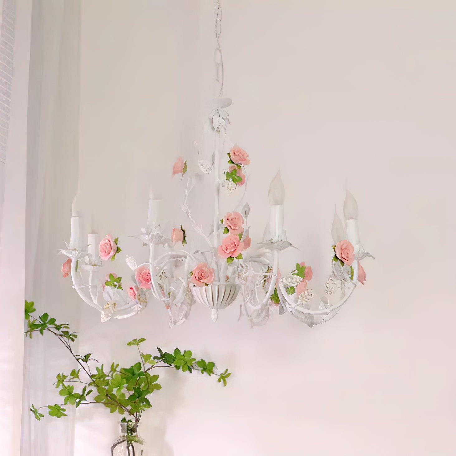 Lysa Vintage White Chandelier-Neutral Decor