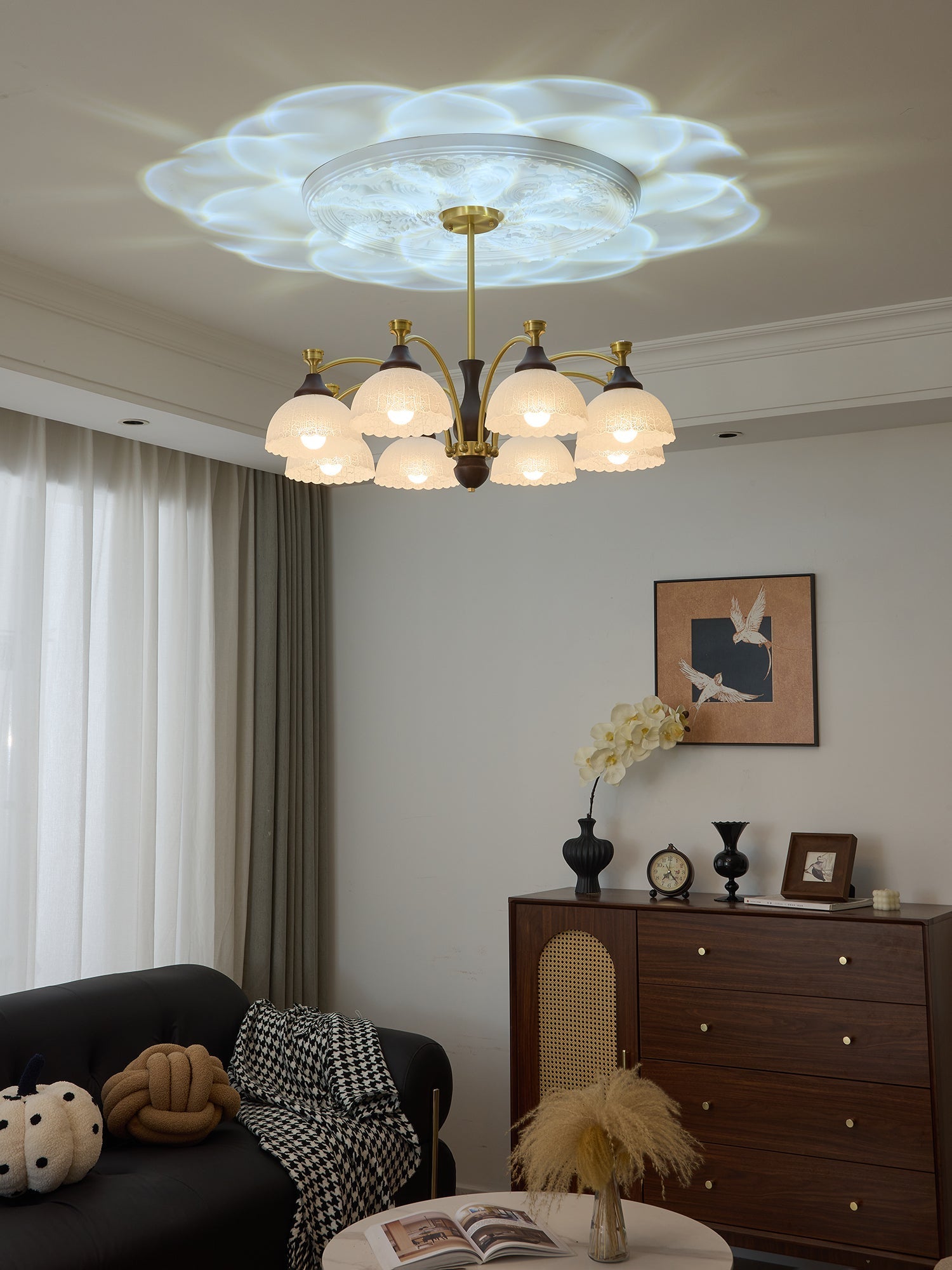 Avvynila Traditional Elegance Vintage Brass Wood Chandelier-Neutral Decor