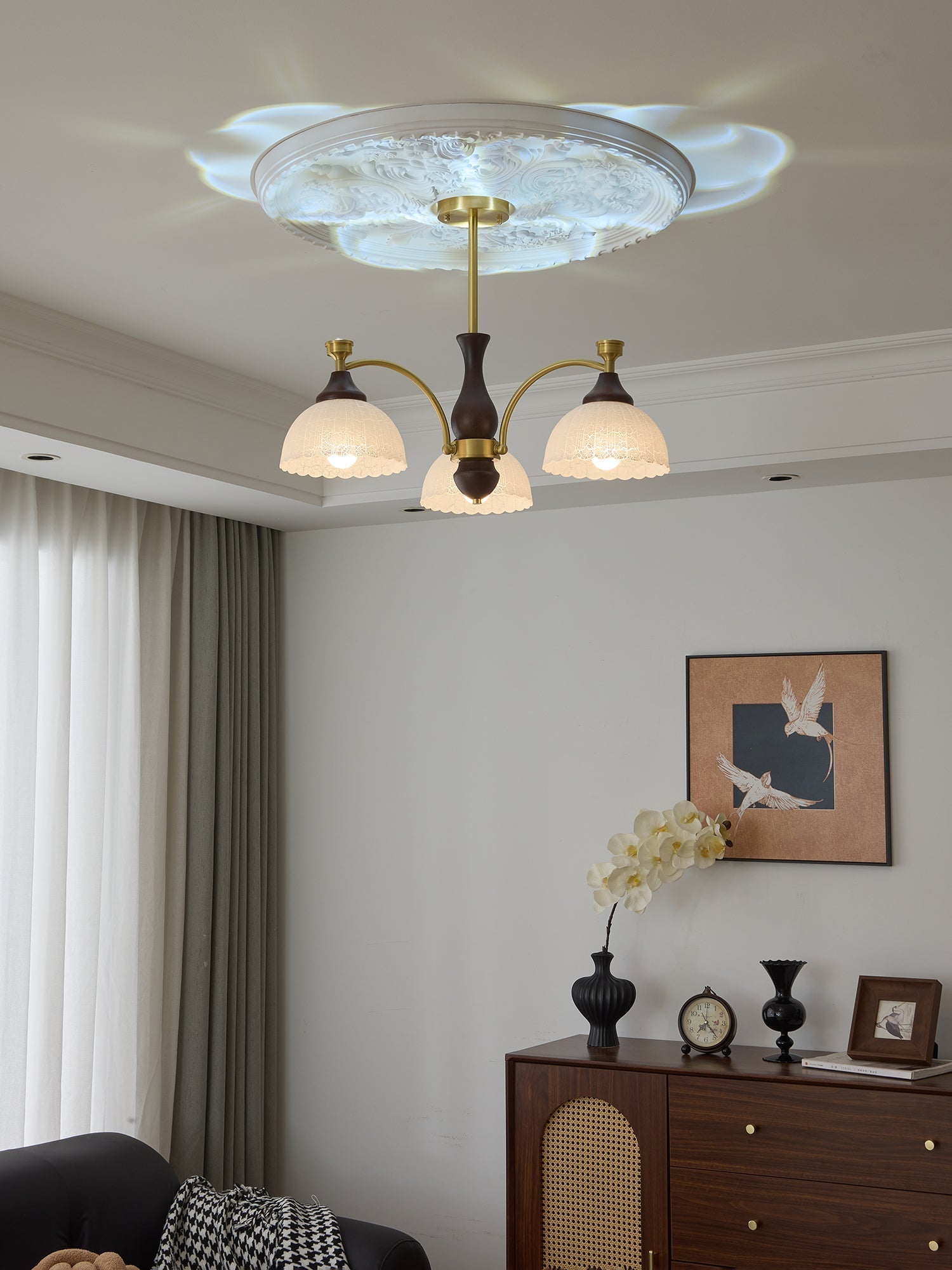 Avvynila Traditional Elegance Vintage Brass Wood Chandelier-Neutral Decor