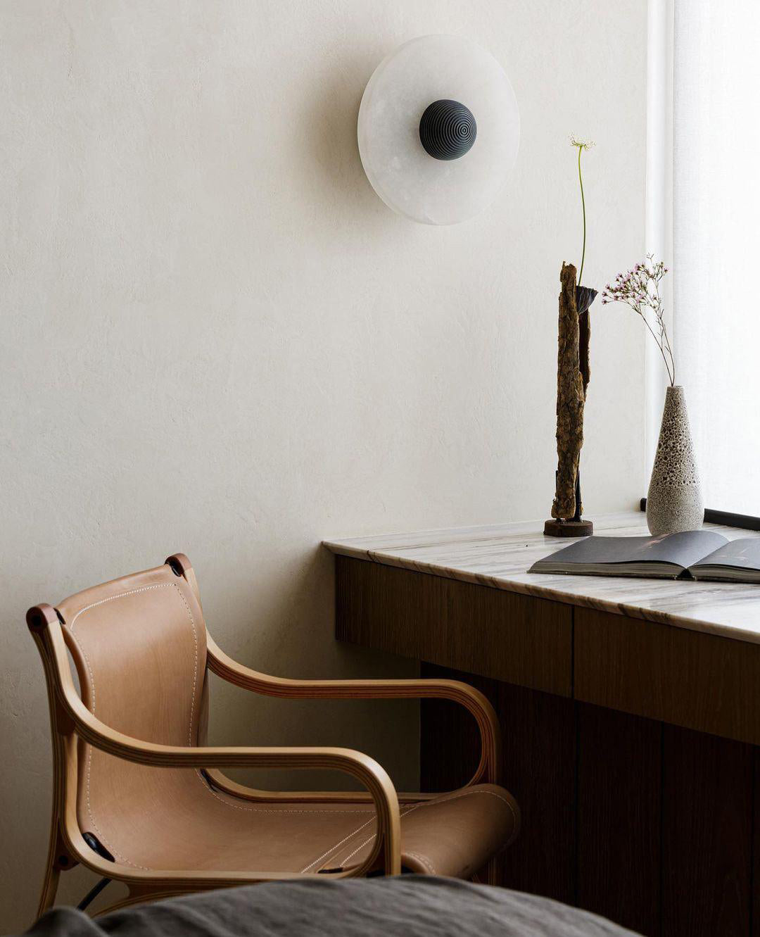Apollo Round Alabaster Wall Lamp-Neutral Decor