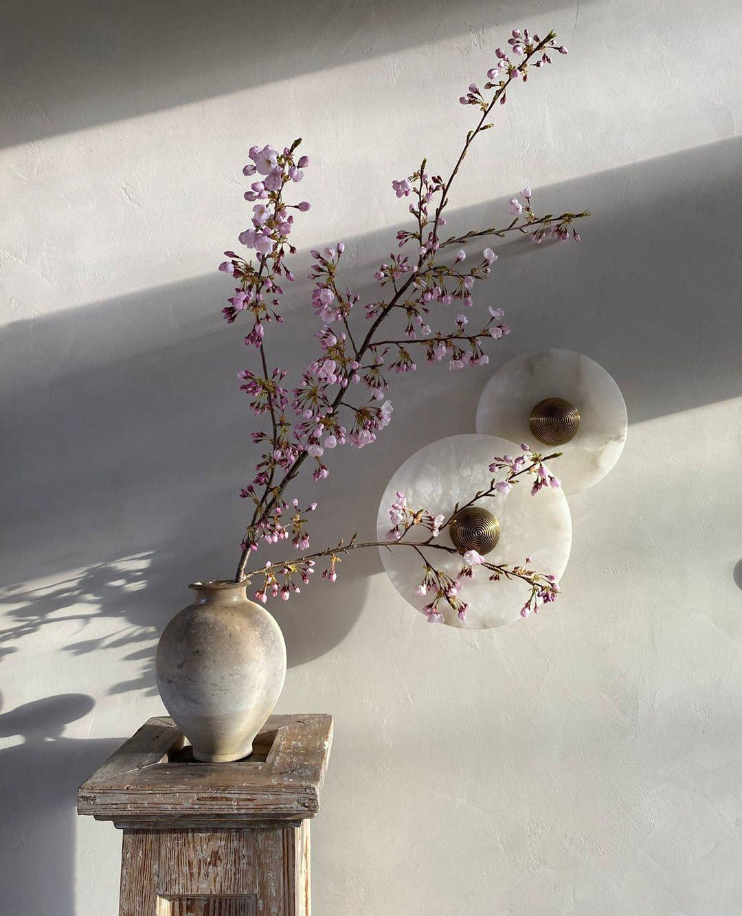 Apollo Round Alabaster Wall Lamp-Neutral Decor