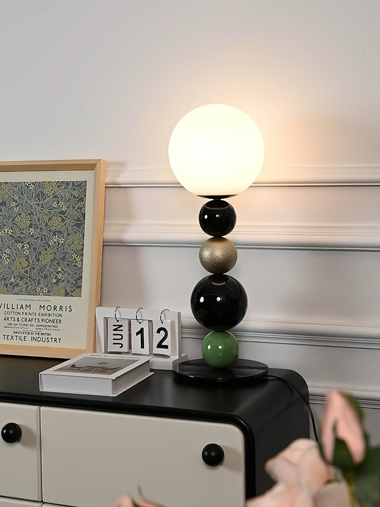 Orbital Balls Stacking Table Lamp-Neutral Decor