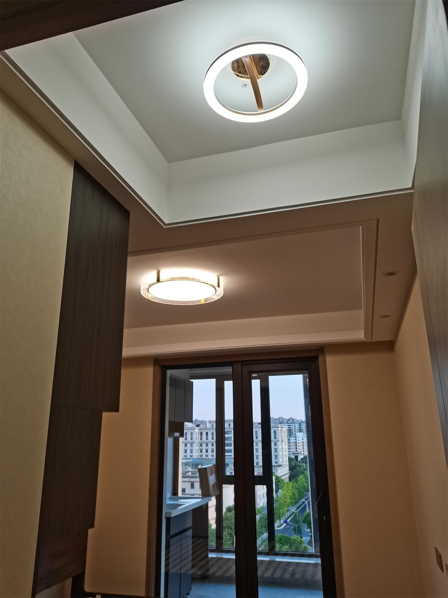 Erliris Round Low Profile Ceiling Light-Neutral Decor