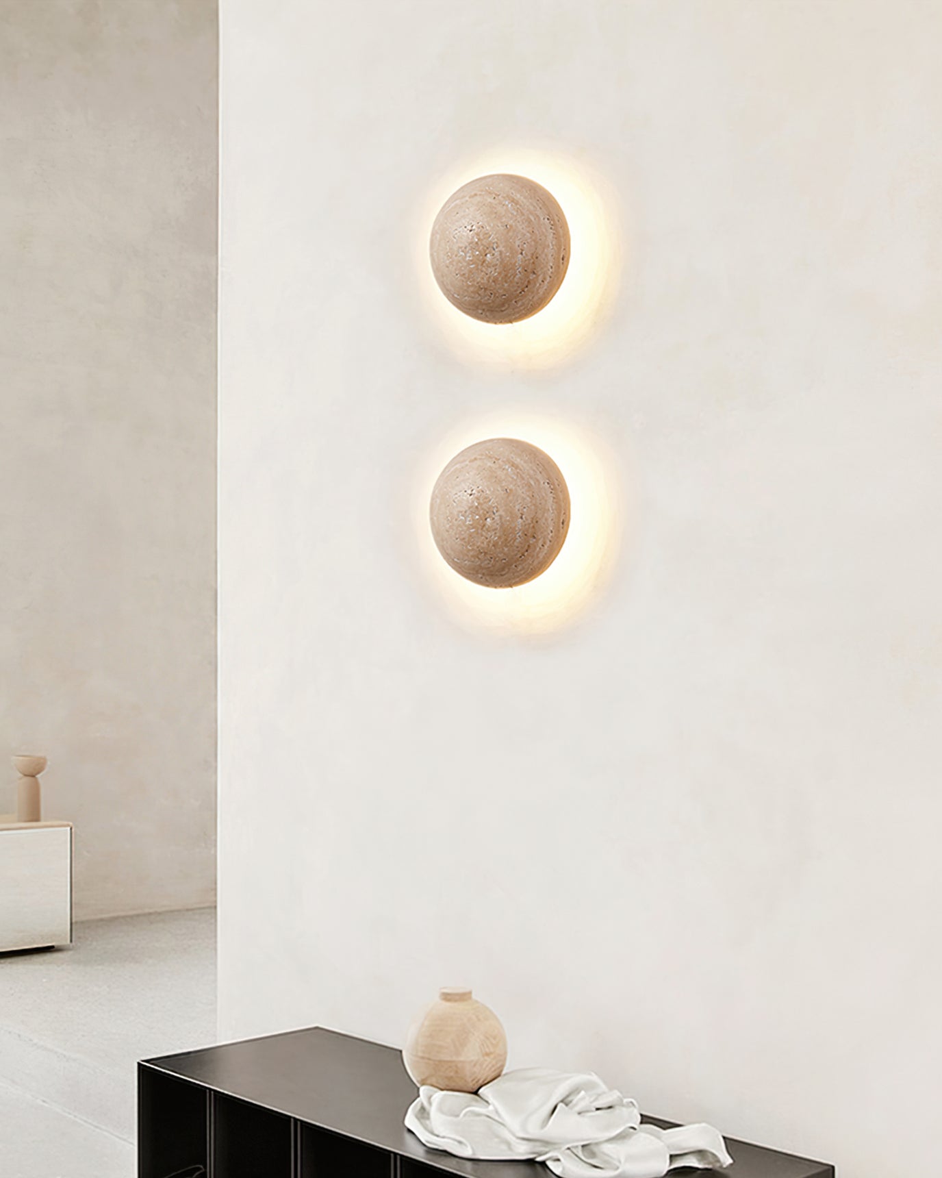 Ritta Round Travertine Wall Lamp