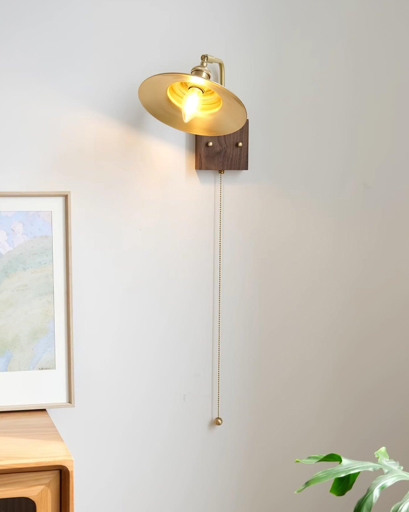 Synia Wall Lamp