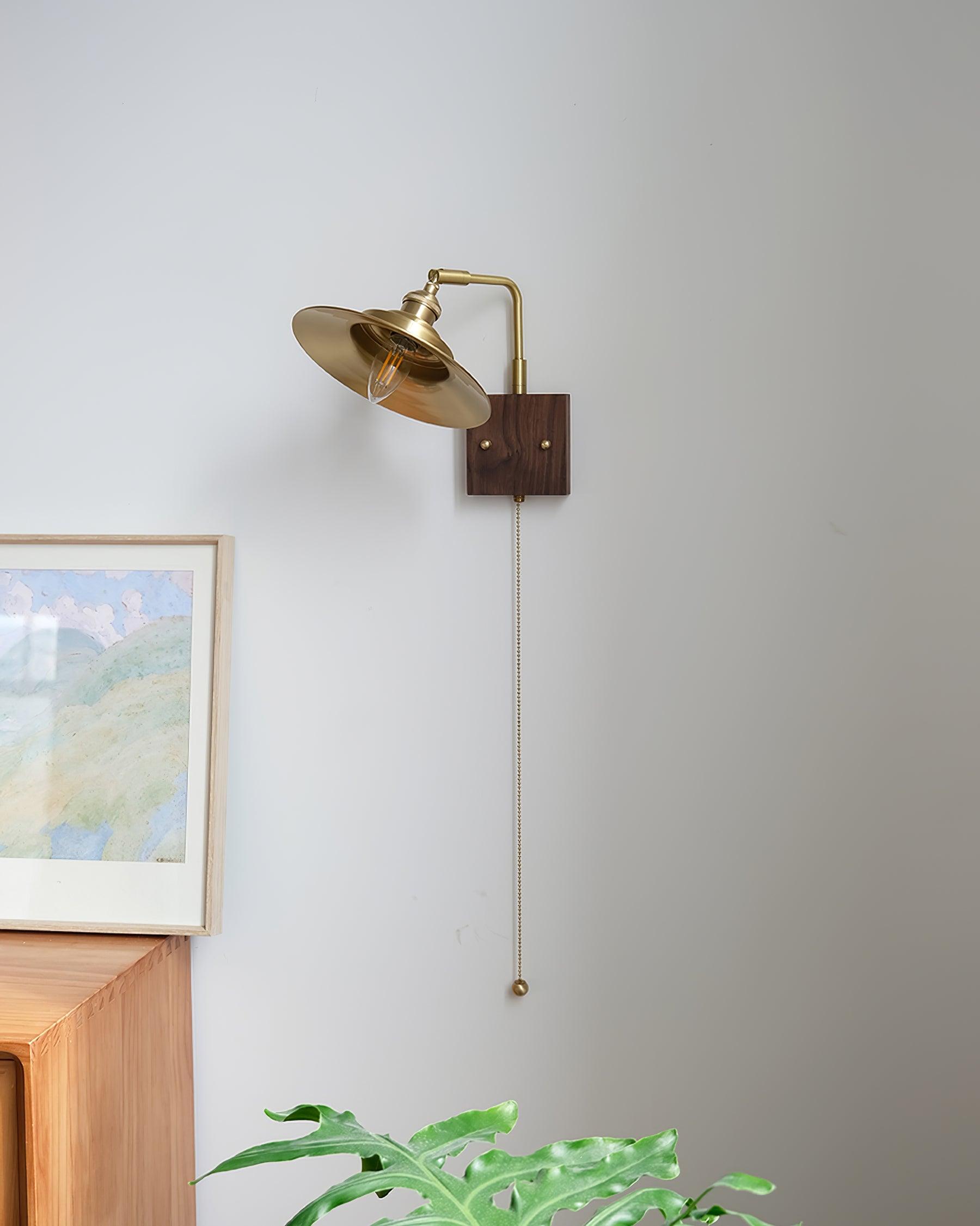 Synia Wall Lamp