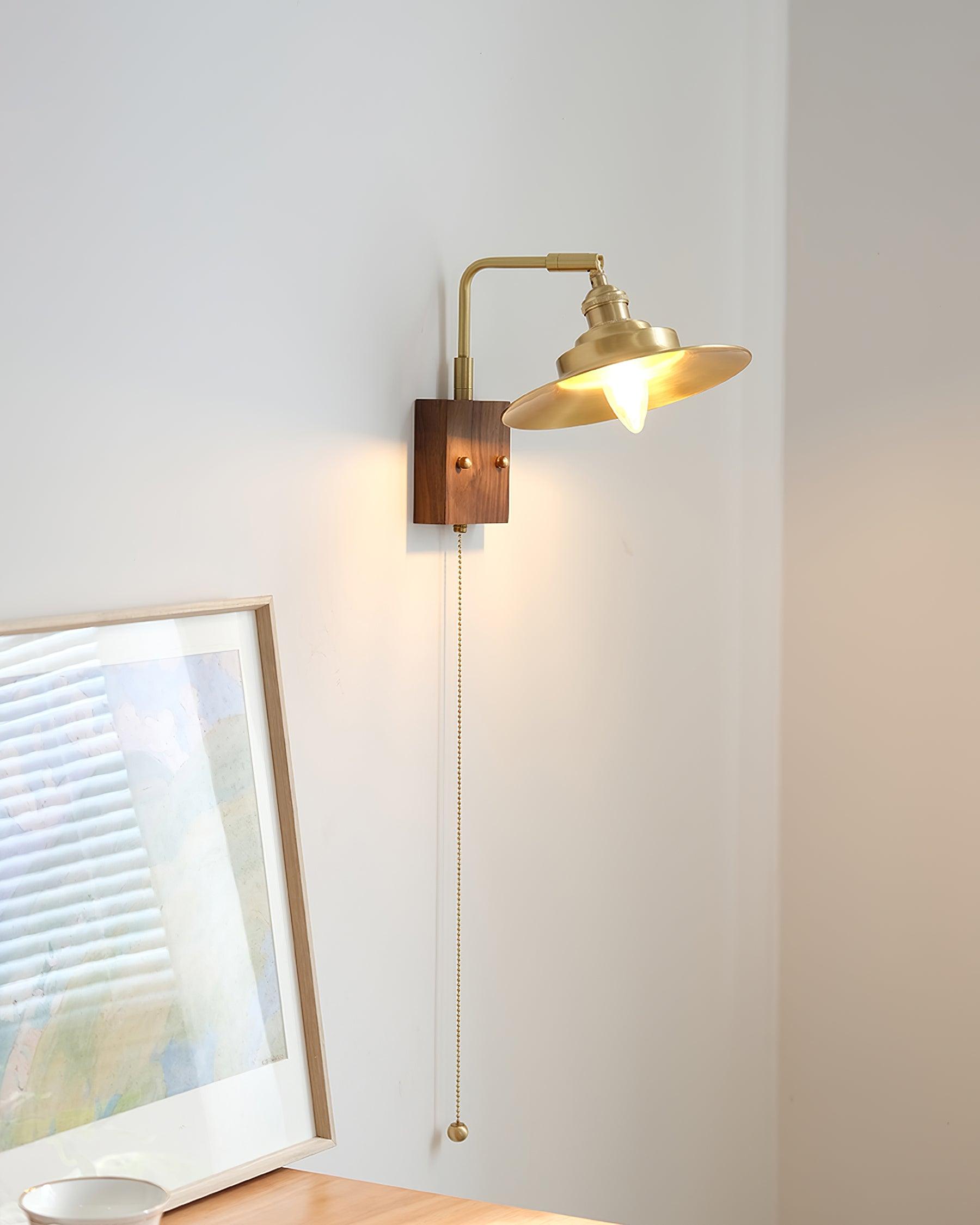 Synia Wall Lamp