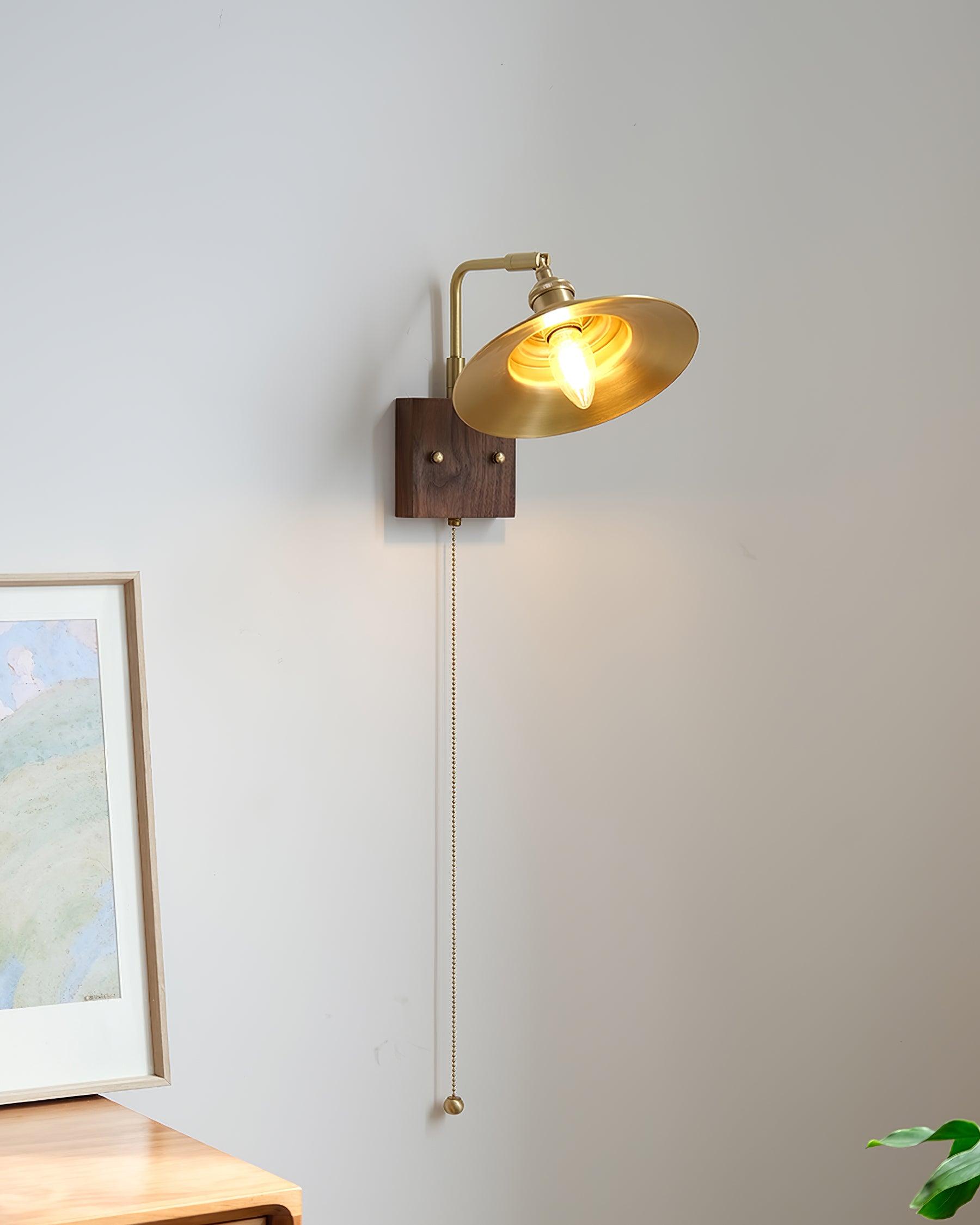 Synia Wall Lamp