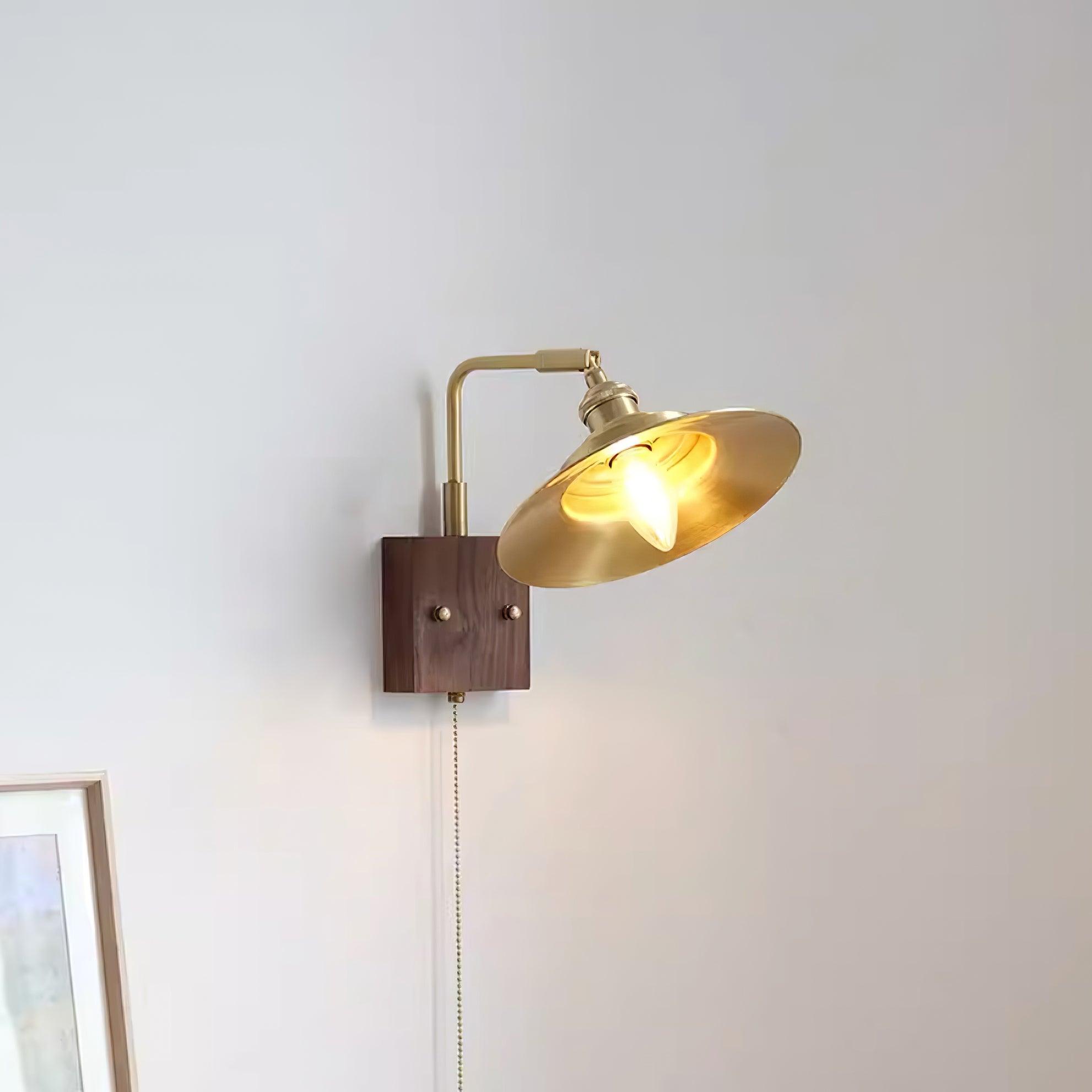 Synia Wall Lamp