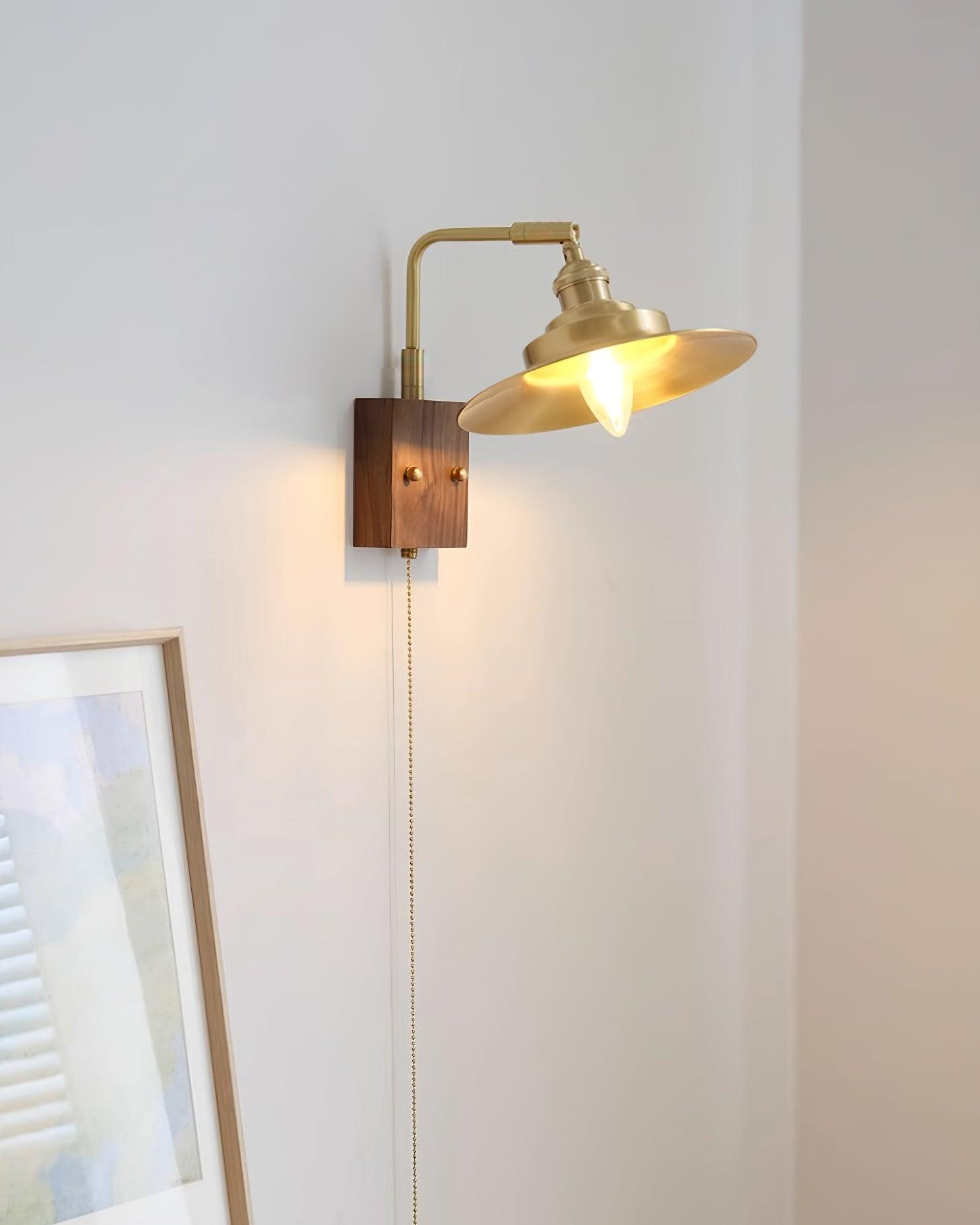 Synia Wall Lamp