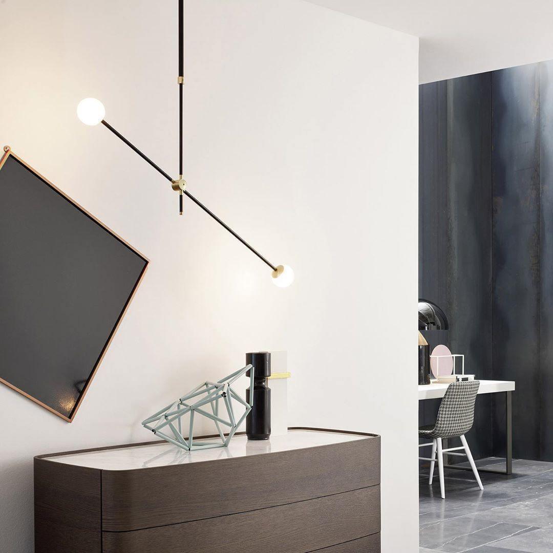 Lustra Chandelier SI Brass Glass Globe-Neutral Decor