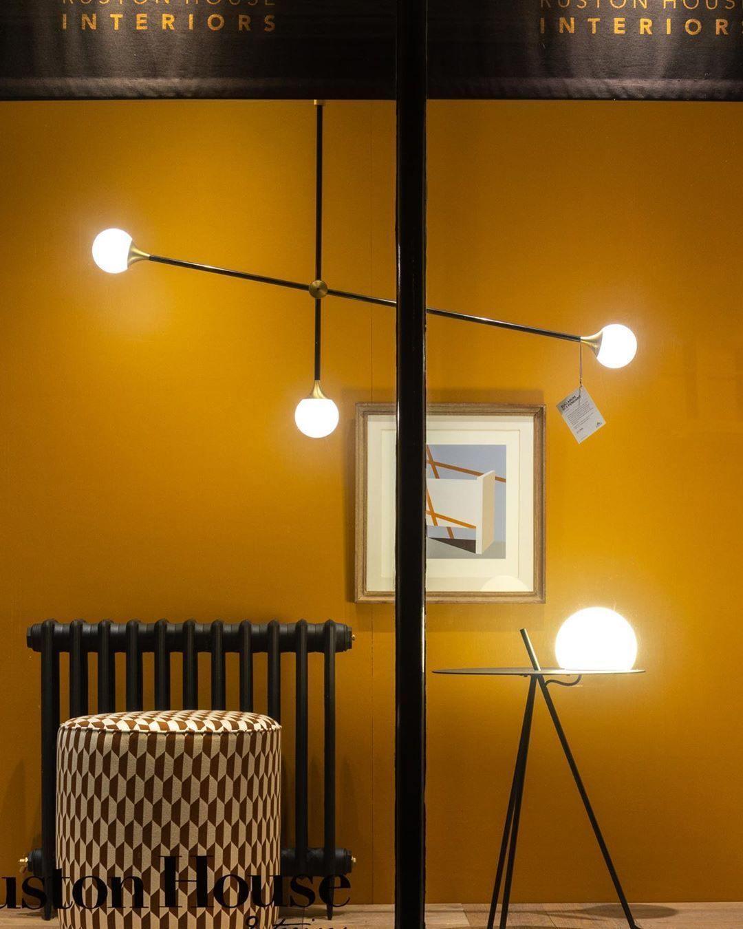 Lustra Chandelier SI Brass Glass Globe-Neutral Decor
