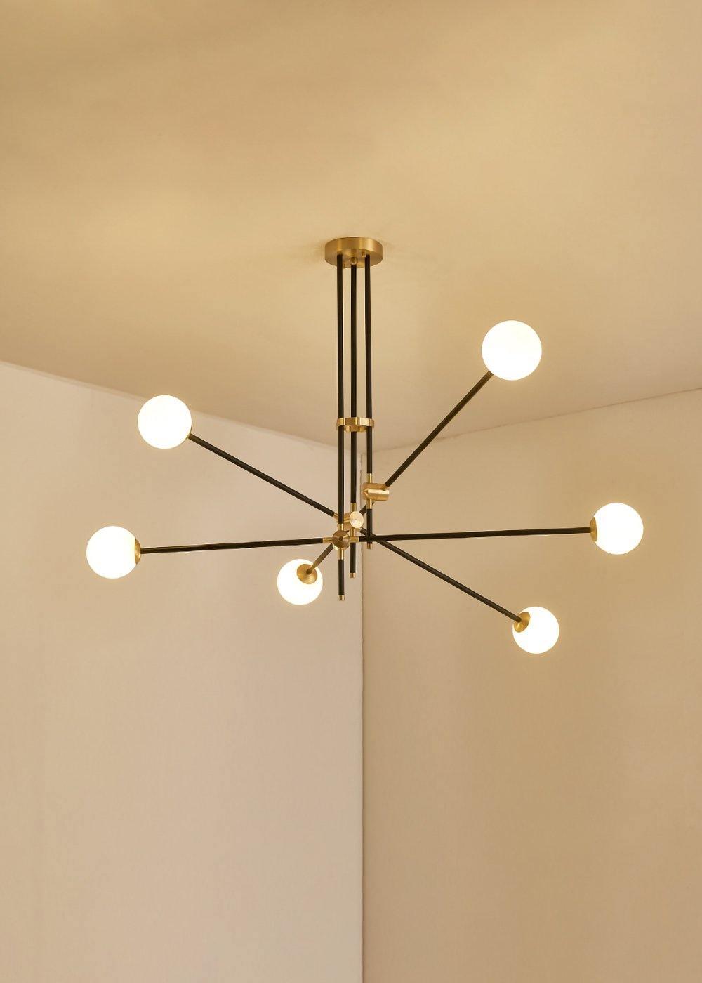 Lustra Chandelier SI Brass Glass Globe-Neutral Decor