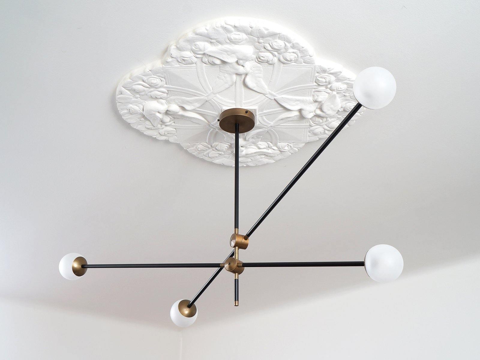 Lustra Chandelier SI Brass Glass Globe-Neutral Decor