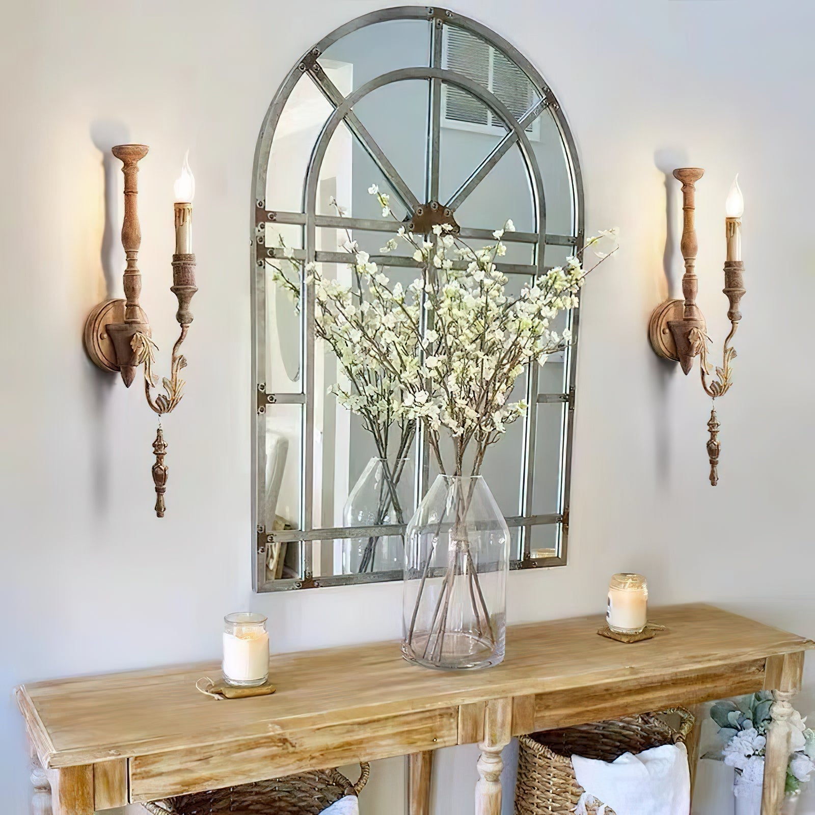 Ivelor Wall Lamp
