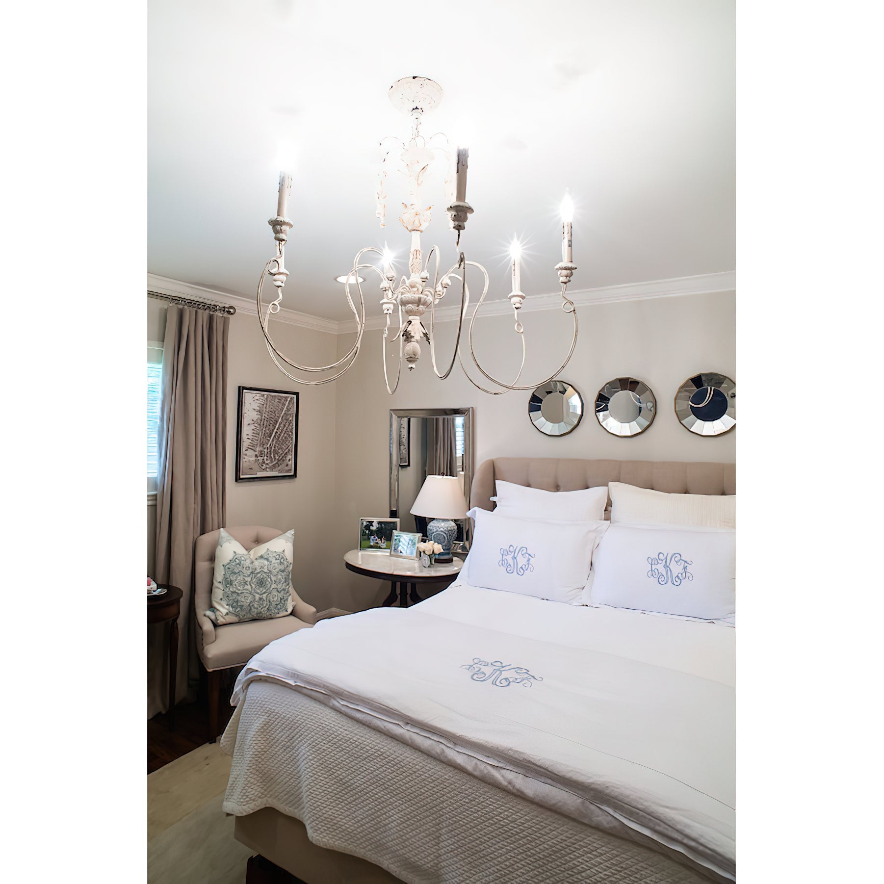 Viphaor Chandelier