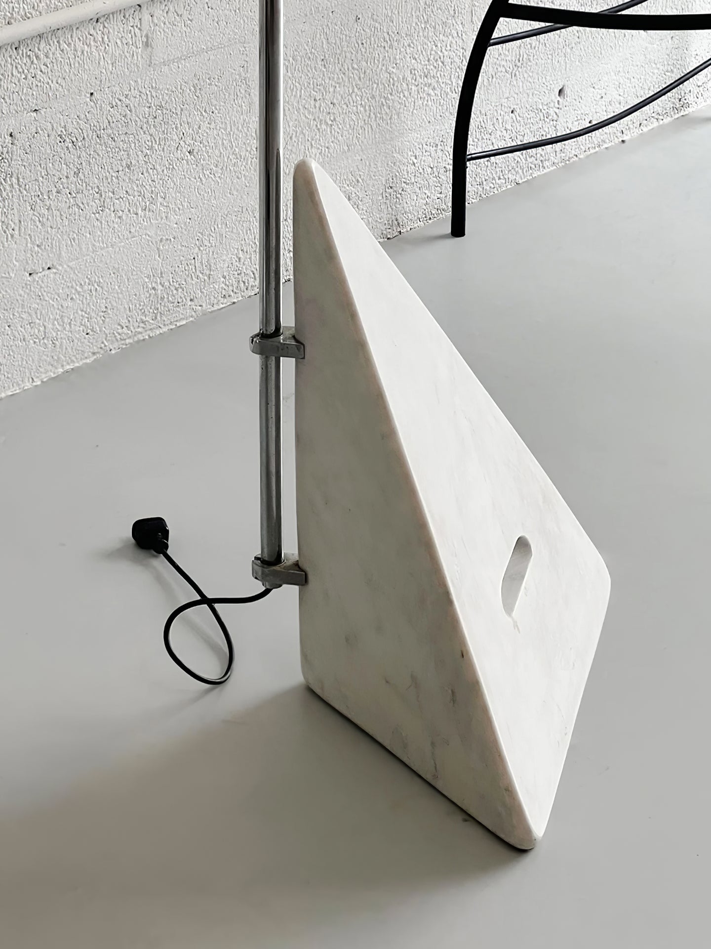 Olvenel Sculptural Chrome Marble Floor Lamp-Neutral Decor
