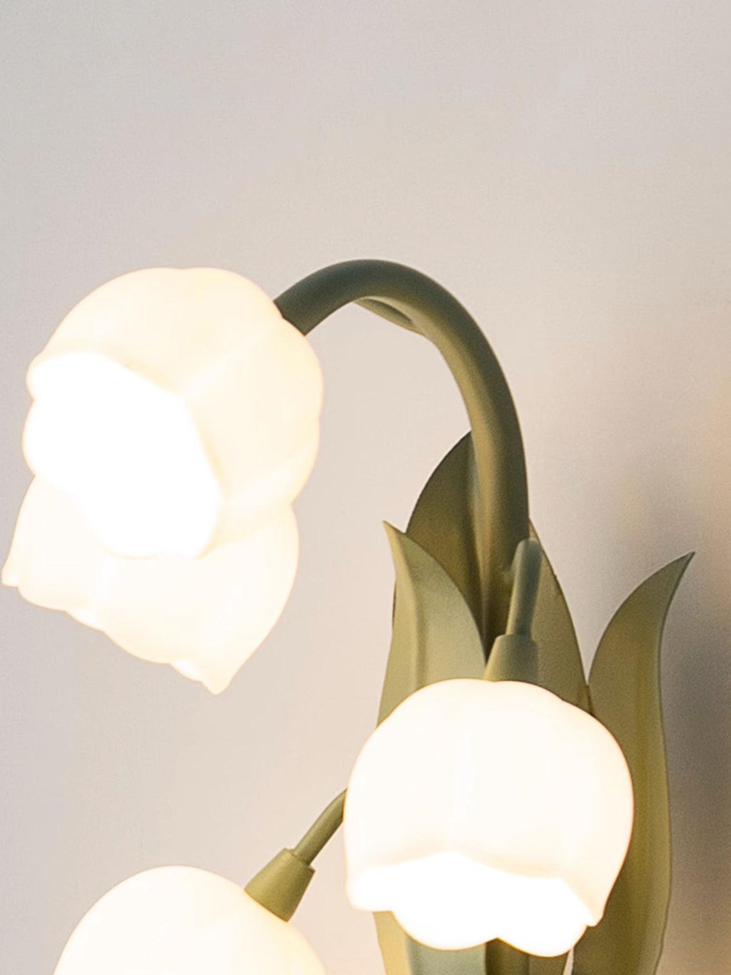 Lily Wall Lamp