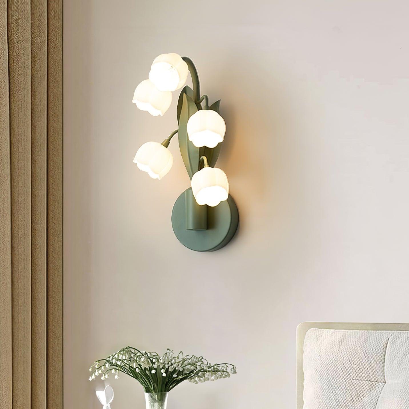 Lily Wall Lamp