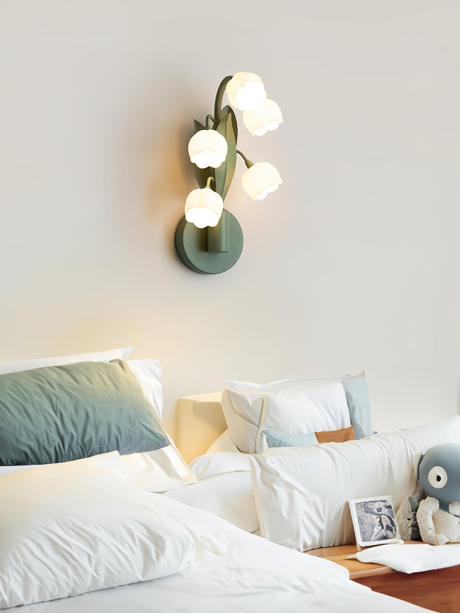 Lily Wall Lamp
