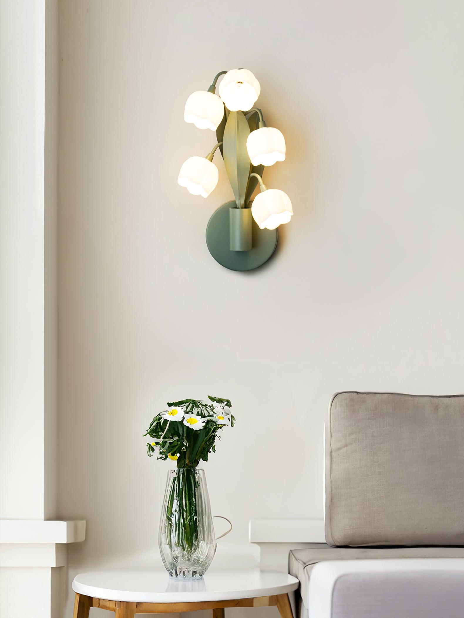 Lily Wall Lamp