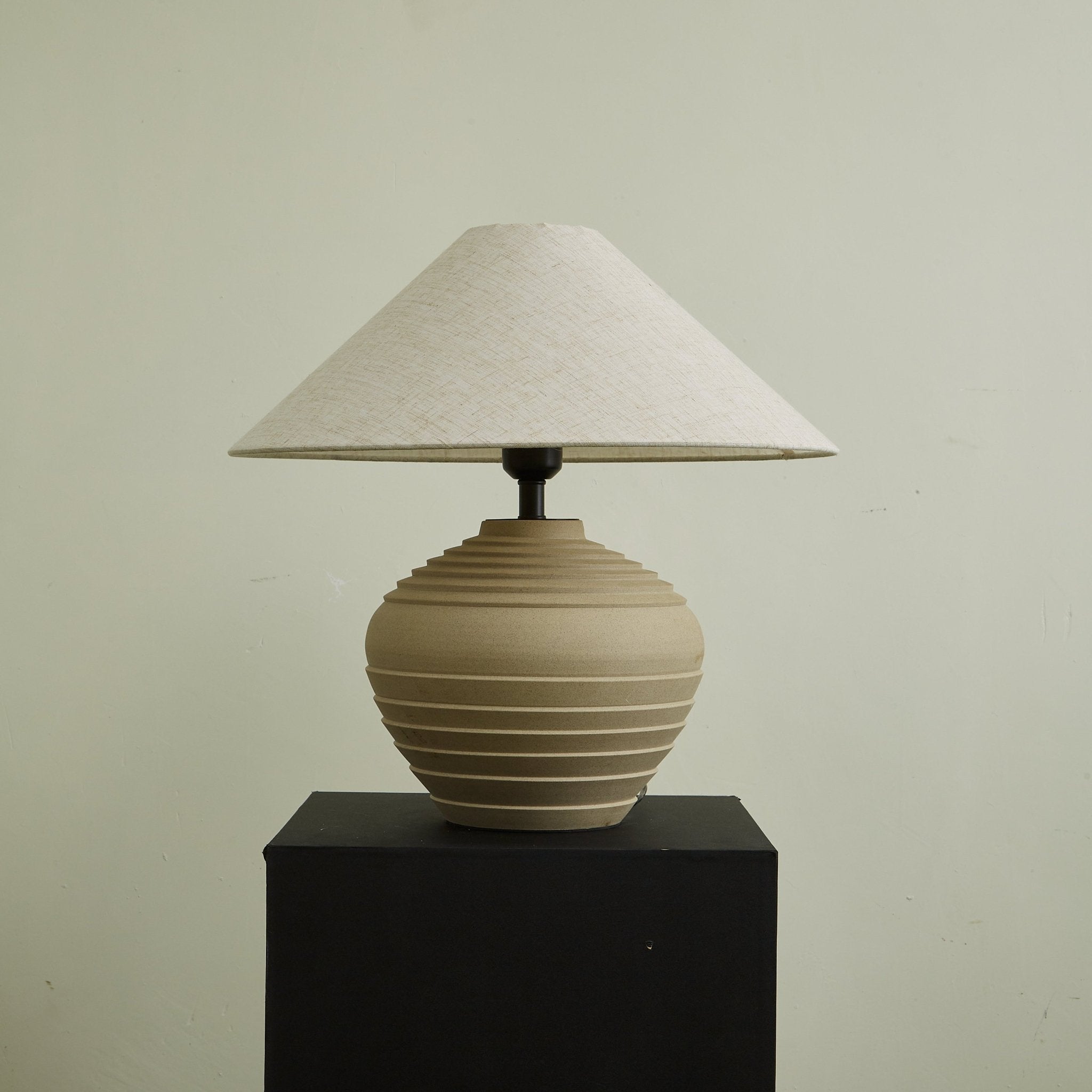 Serano Rustic Ridge Table Lamp-Neutral Decor