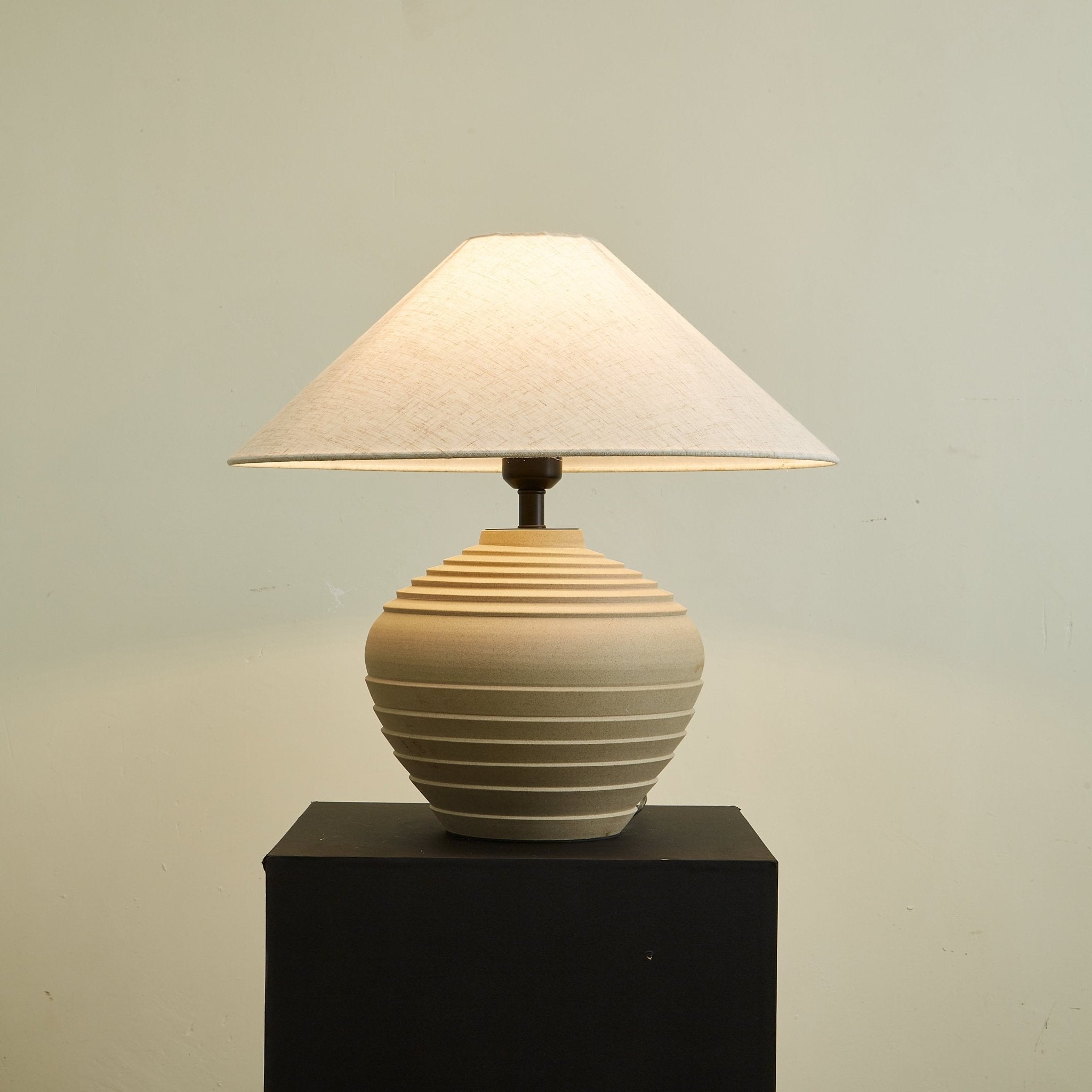 Serano Rustic Ridge Table Lamp-Neutral Decor