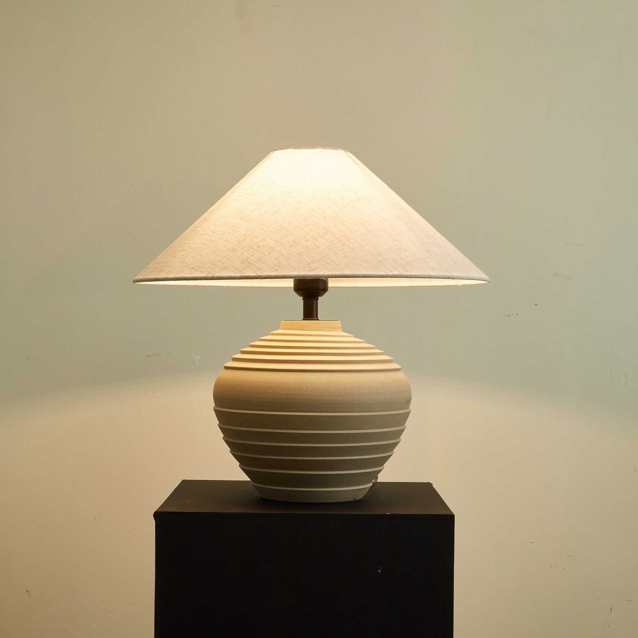 Serano Rustic Ridge Table Lamp-Neutral Decor