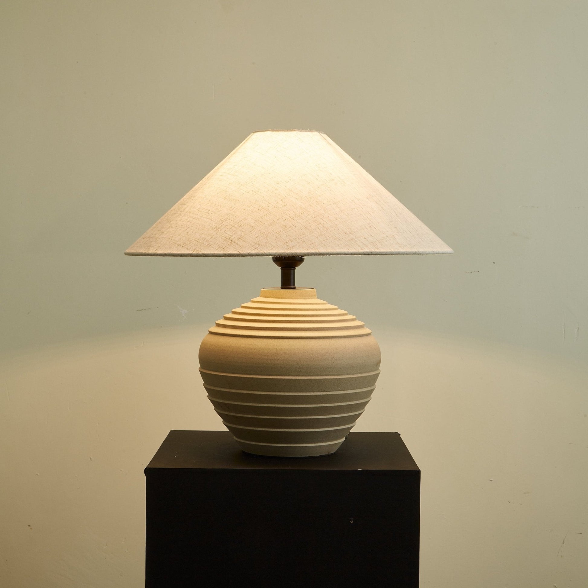 Serano Rustic Ridge Table Lamp-Neutral Decor