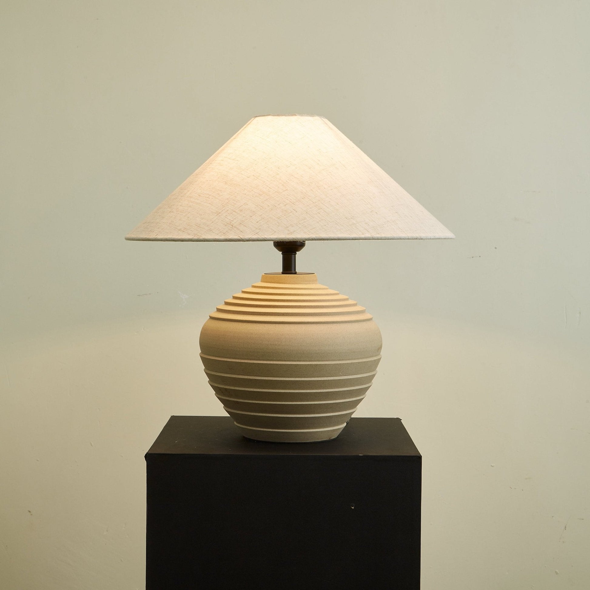 Serano Rustic Ridge Table Lamp-Neutral Decor