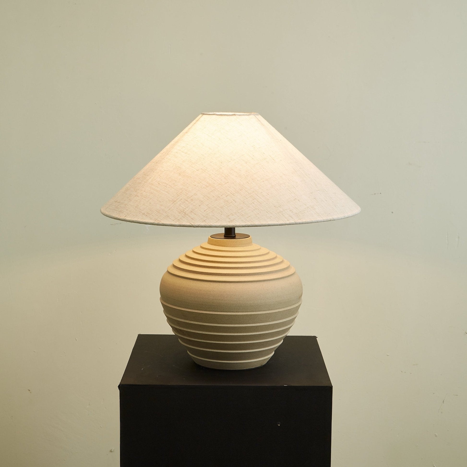 Serano Rustic Ridge Table Lamp-Neutral Decor
