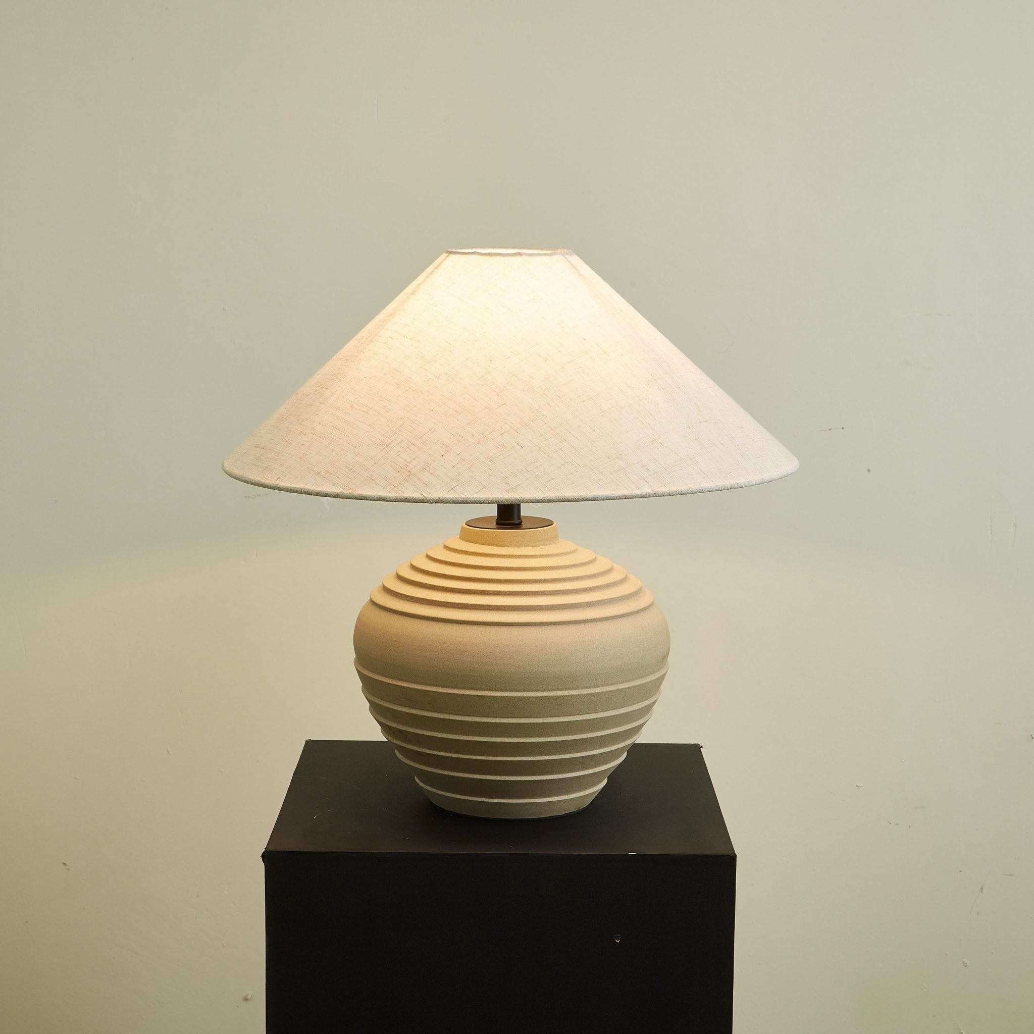 Serano Rustic Ridge Table Lamp-Neutral Decor