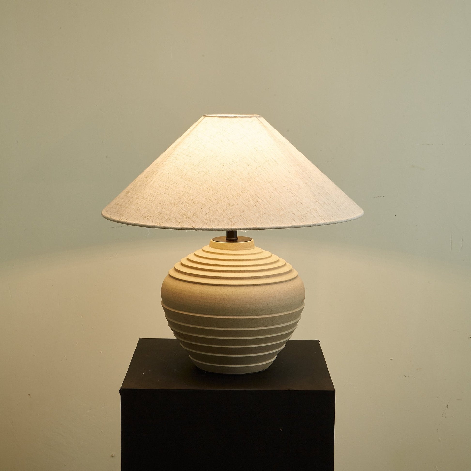 Serano Rustic Ridge Table Lamp-Neutral Decor